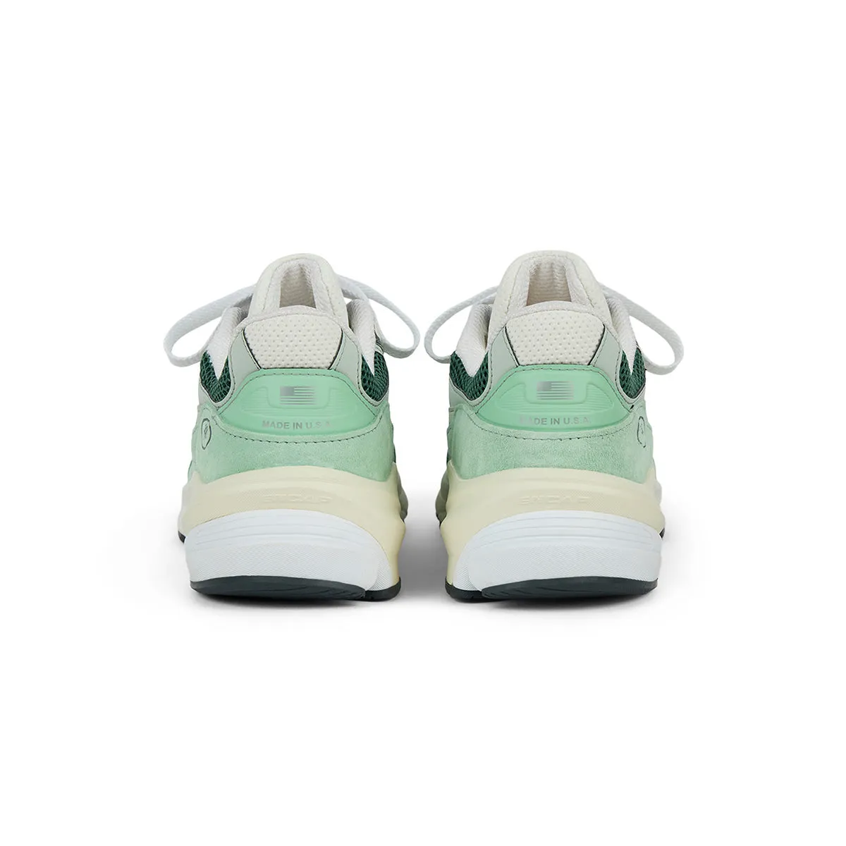 In USA 990v6 'Avocado' All-weather look