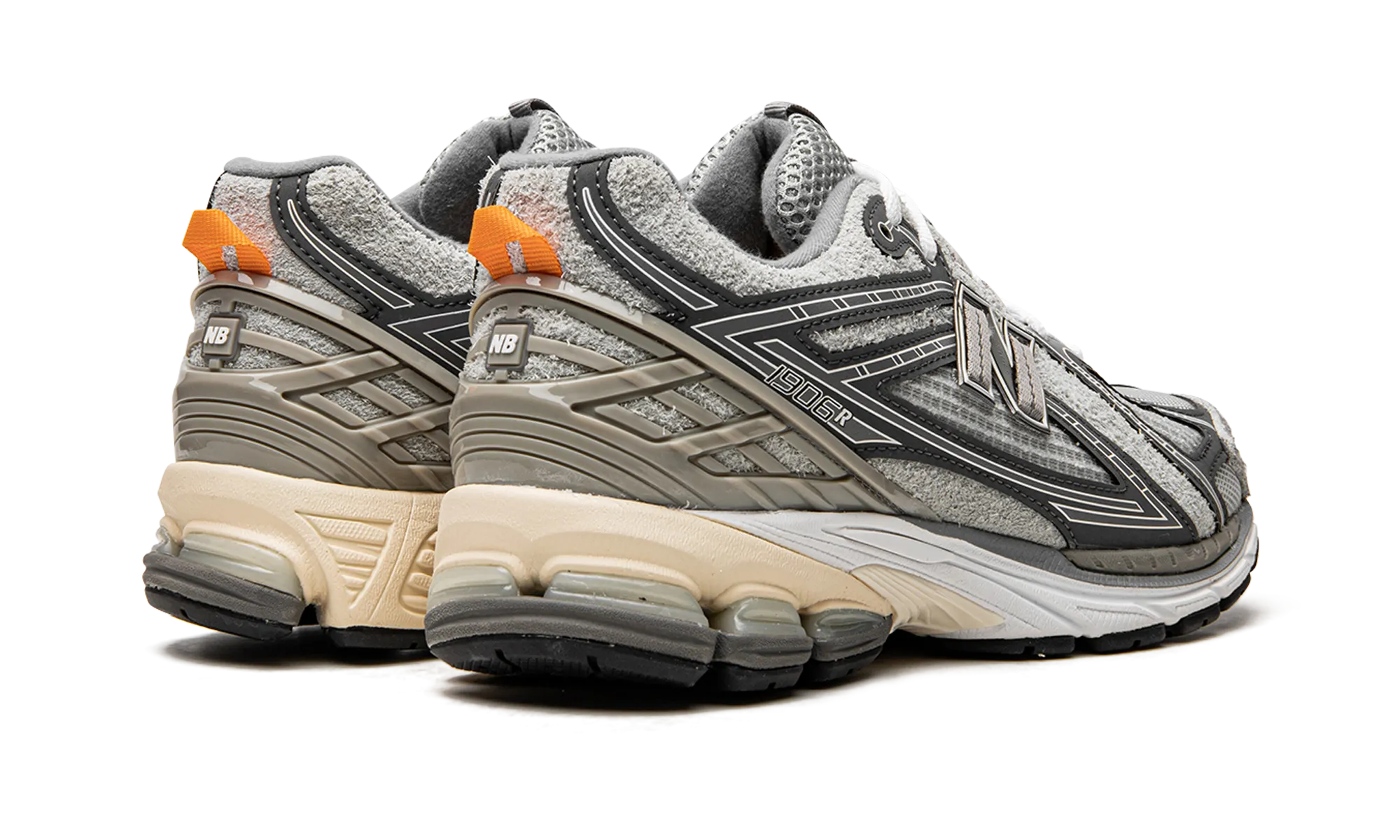 color - yellow running in a 5K shoes 1906R "INVINCIBLE x N.HOOLYWOOD Grey Swan"