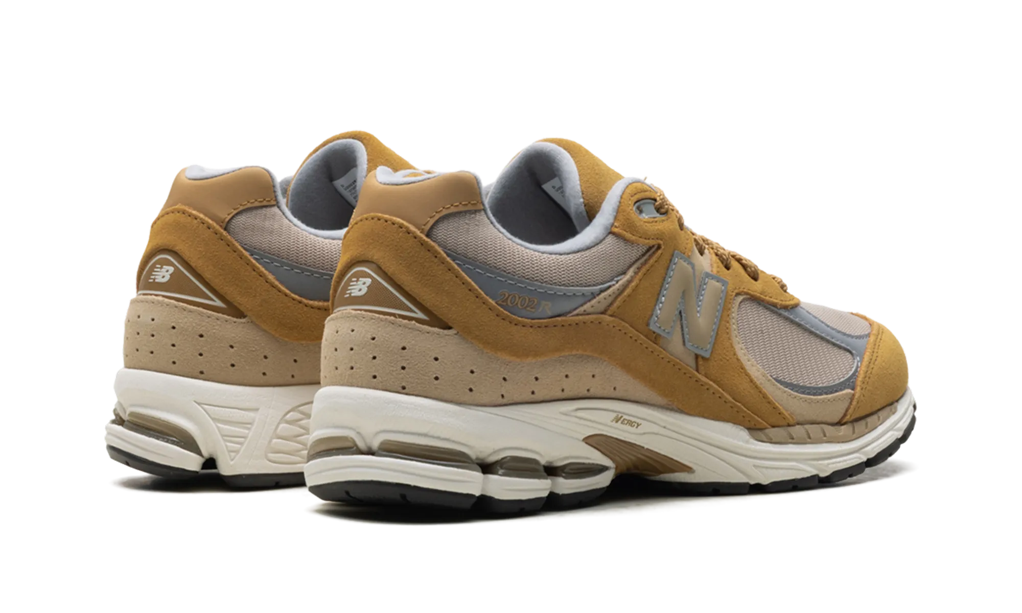 2002R "Great Plains Incense" running in a subway station area shoes removable - insole - convenience - replaceability shoes