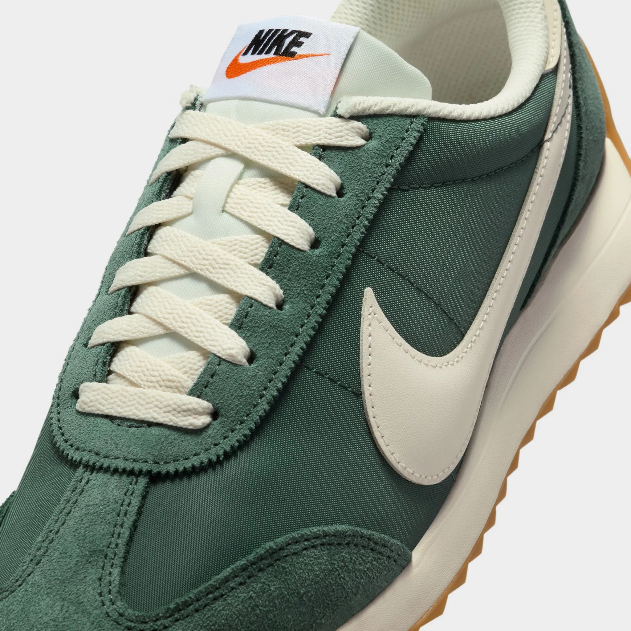 Nike Women's Pacific Vintage Green / Pale Ivory - Gum Stable Walk