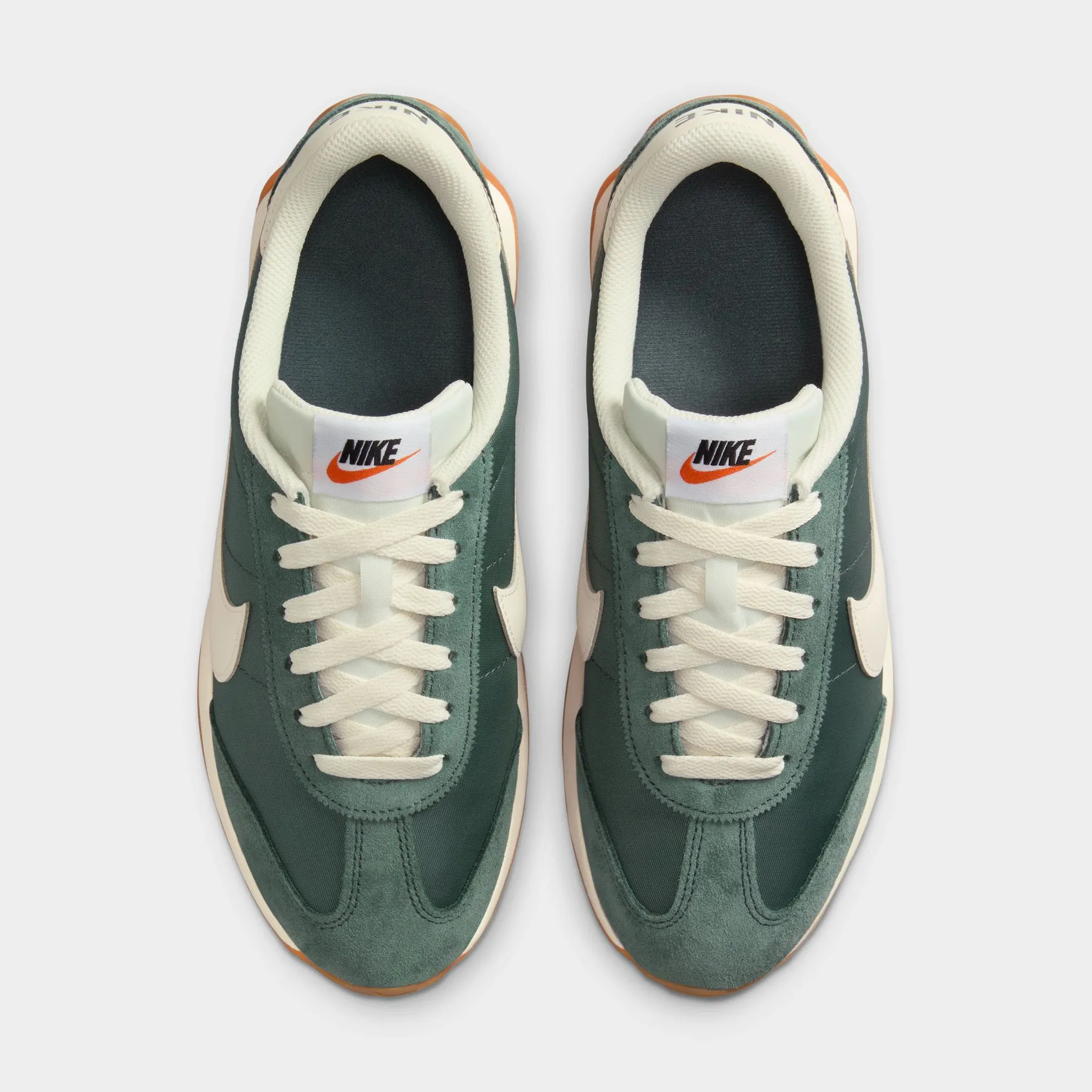 easy move Street Mood Nike Women's Pacific Vintage Green / Pale Ivory - Gum