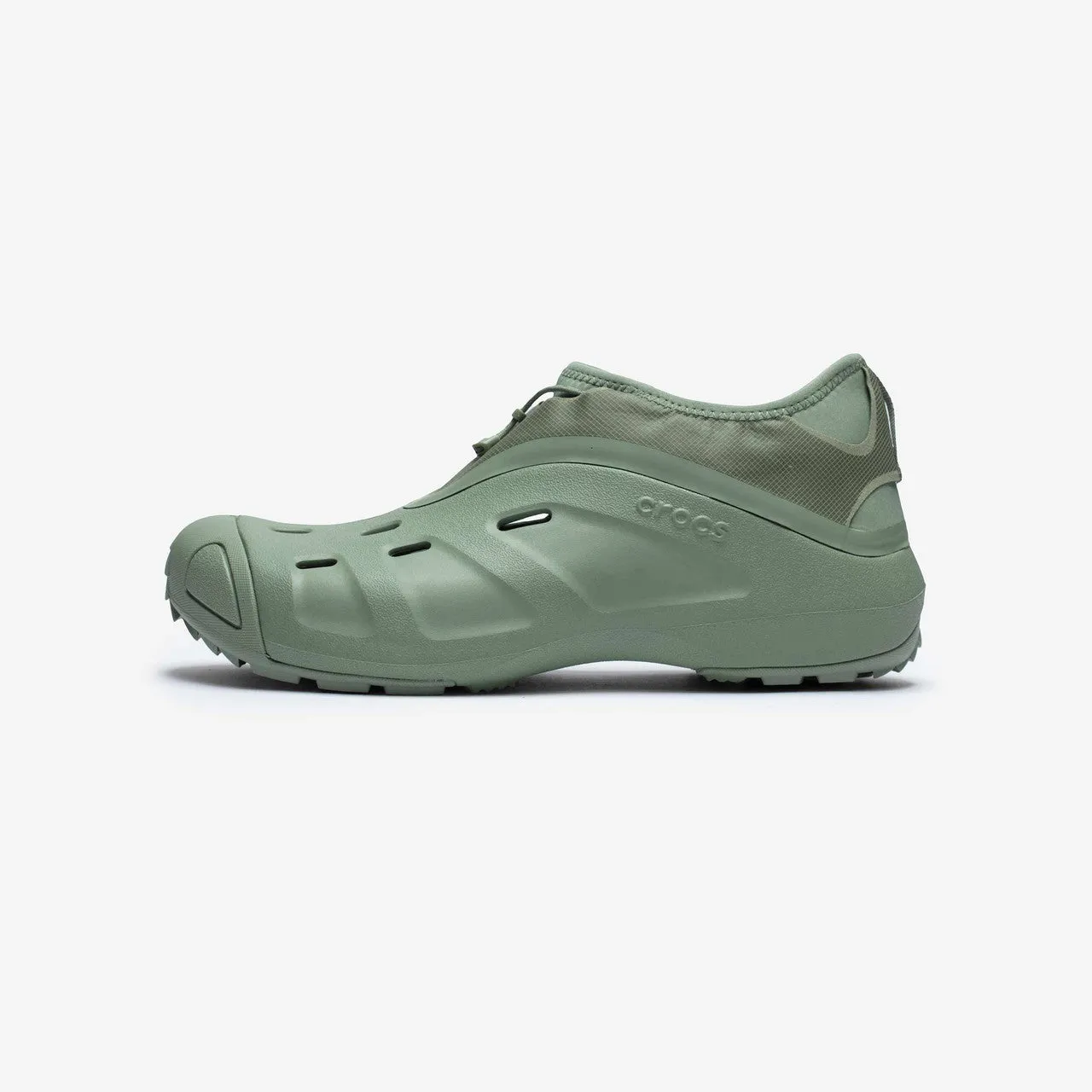 Quick Trail x Satisfy Sleek Design