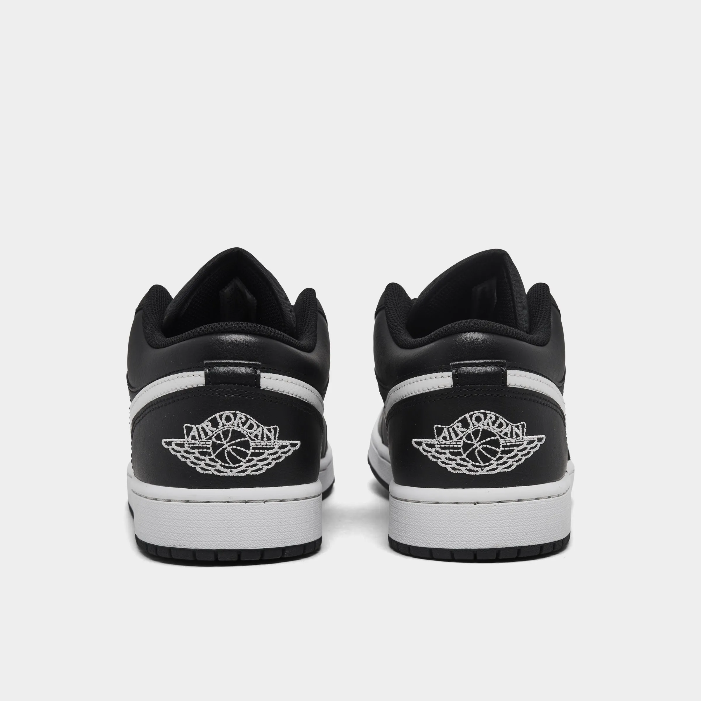 Comfort support Jordan 1 Low Black / Summit White