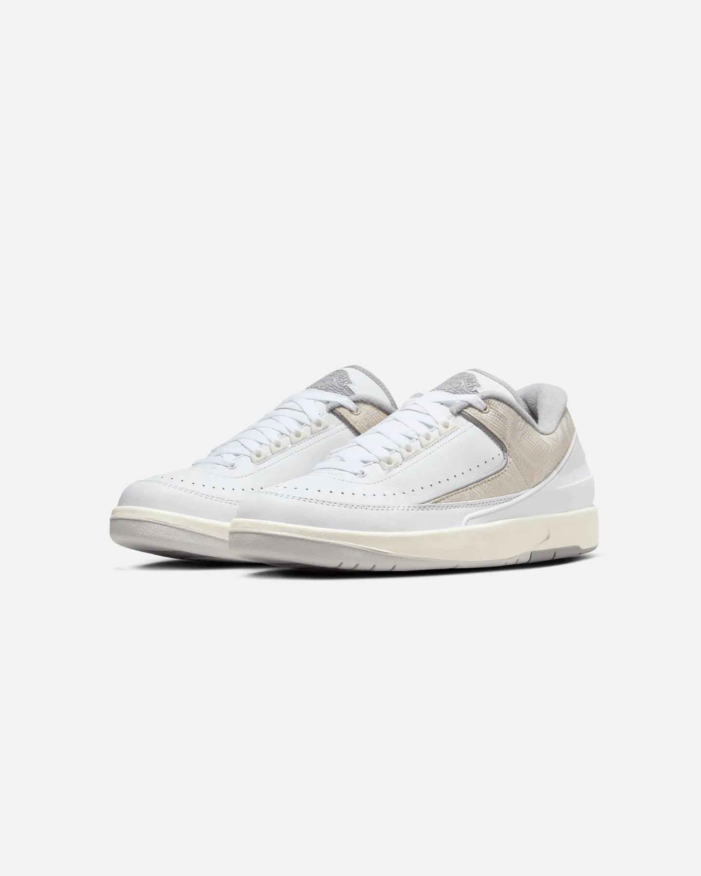 Jordan Air Jordan 2 Retro Low White/Cement Grey zipper Hiking Mood