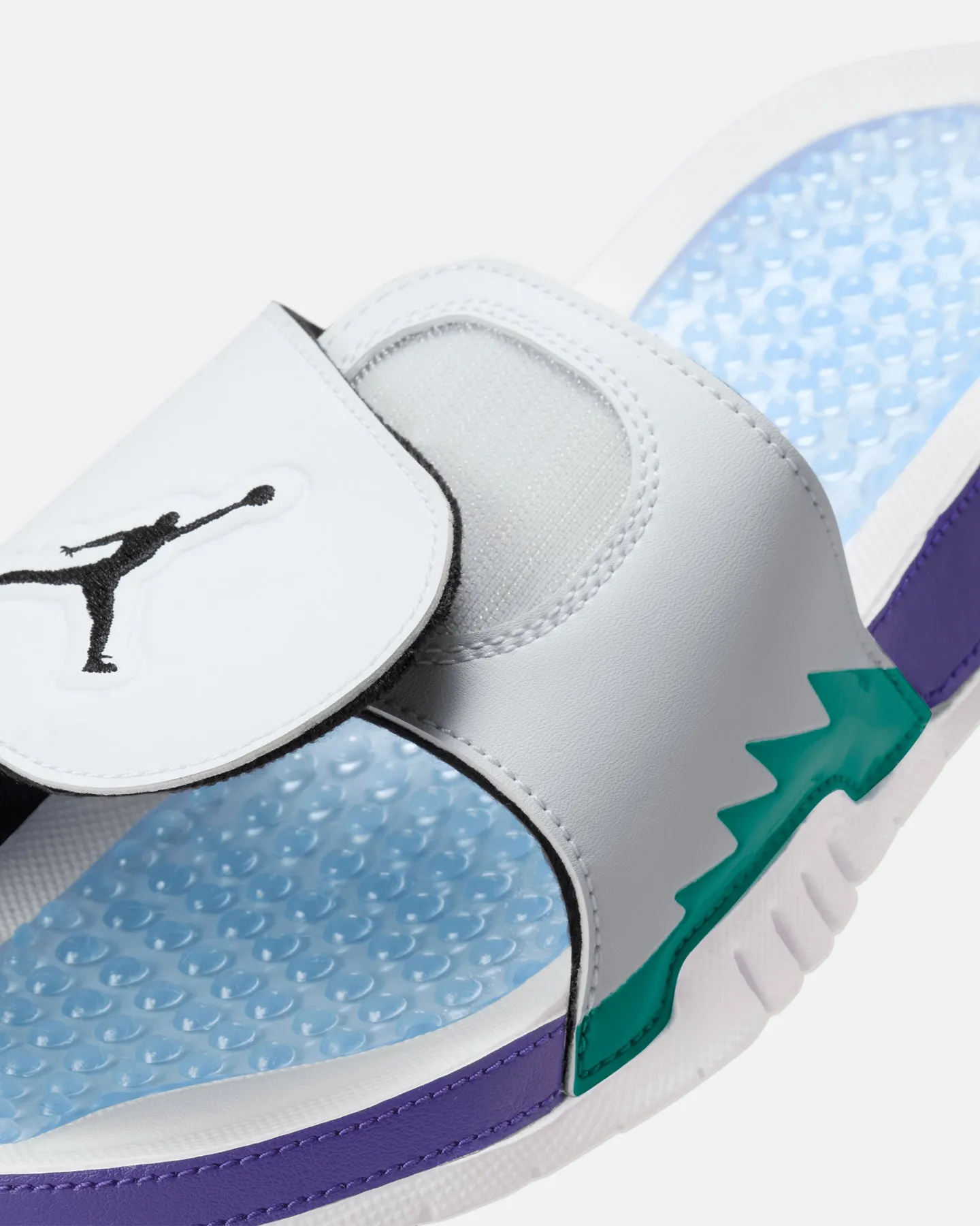 Jordan Hydro V Retro Slides White/Black Enhanced grip Short Trip