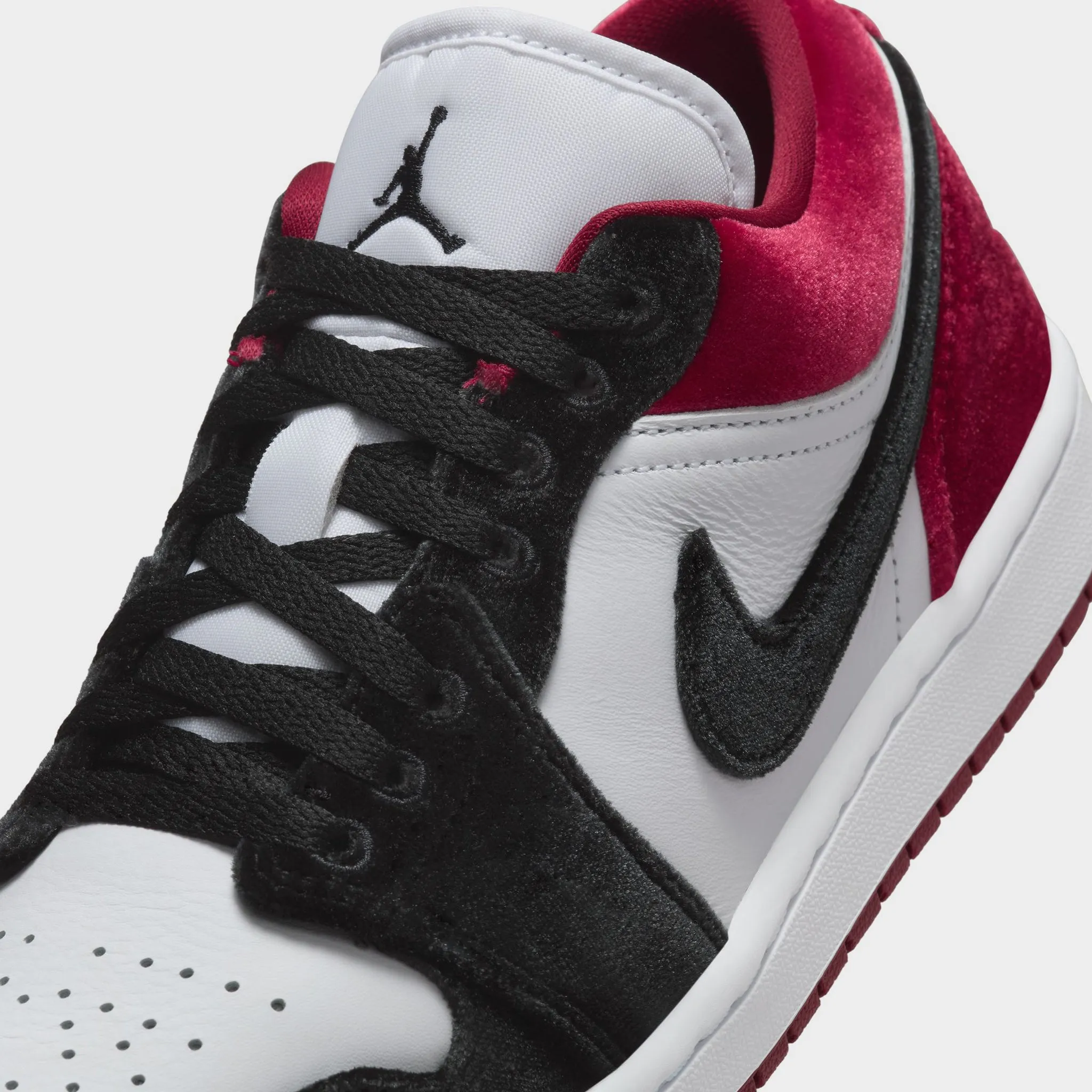 Firm Lock Jordan Women's 1 Low SE Black / White - Team Red