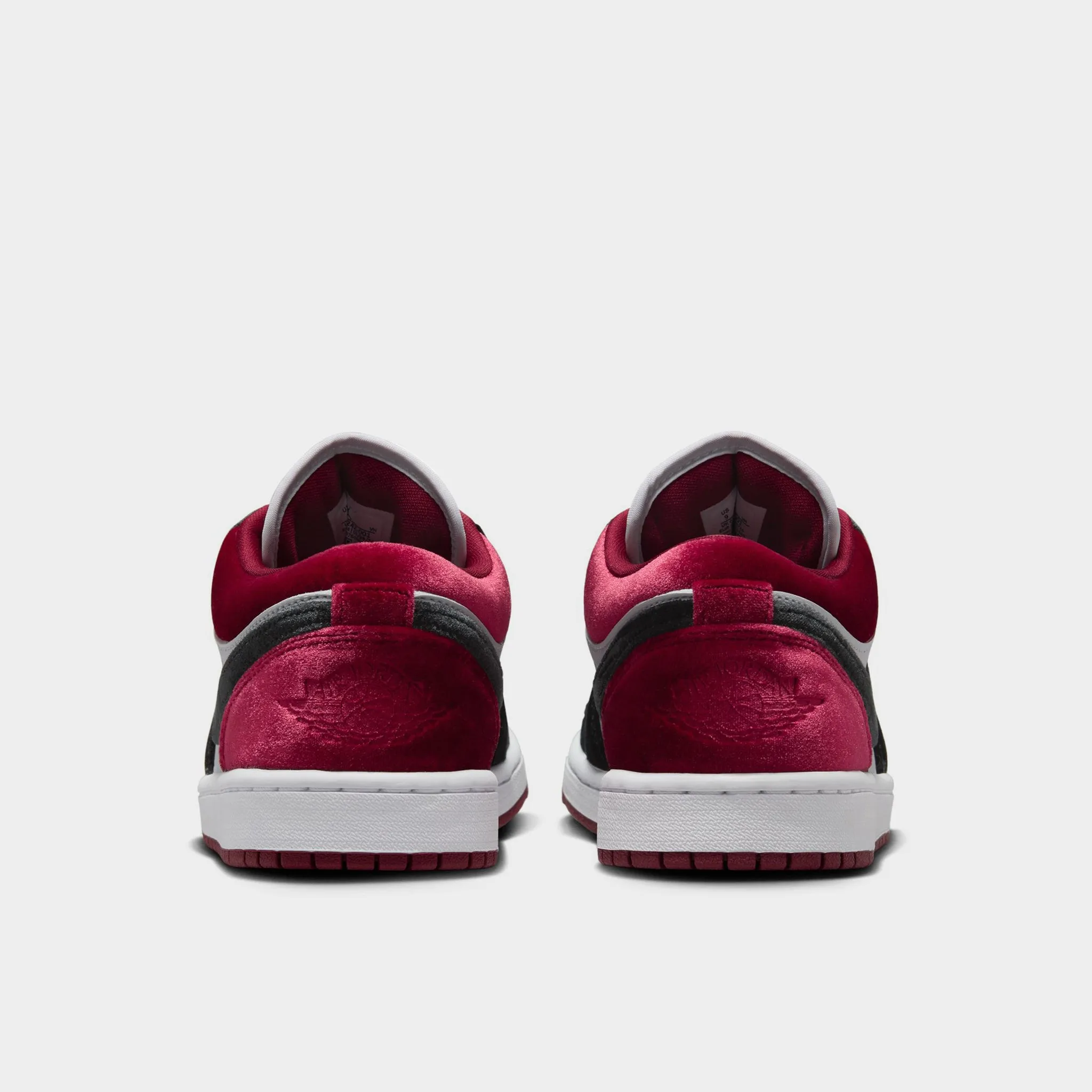 Flexible Sole Office Go Jordan Women's 1 Low SE Black / White - Team Red
