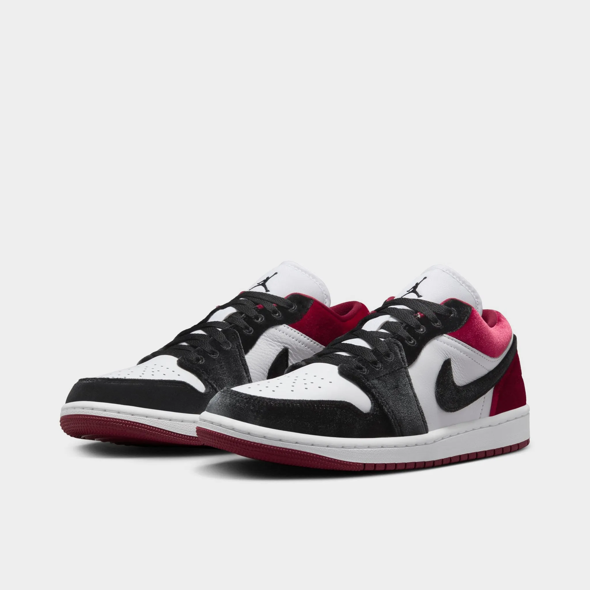 Jordan Women's 1 Low SE Black / White - Team Red Smart Look Chic Mood