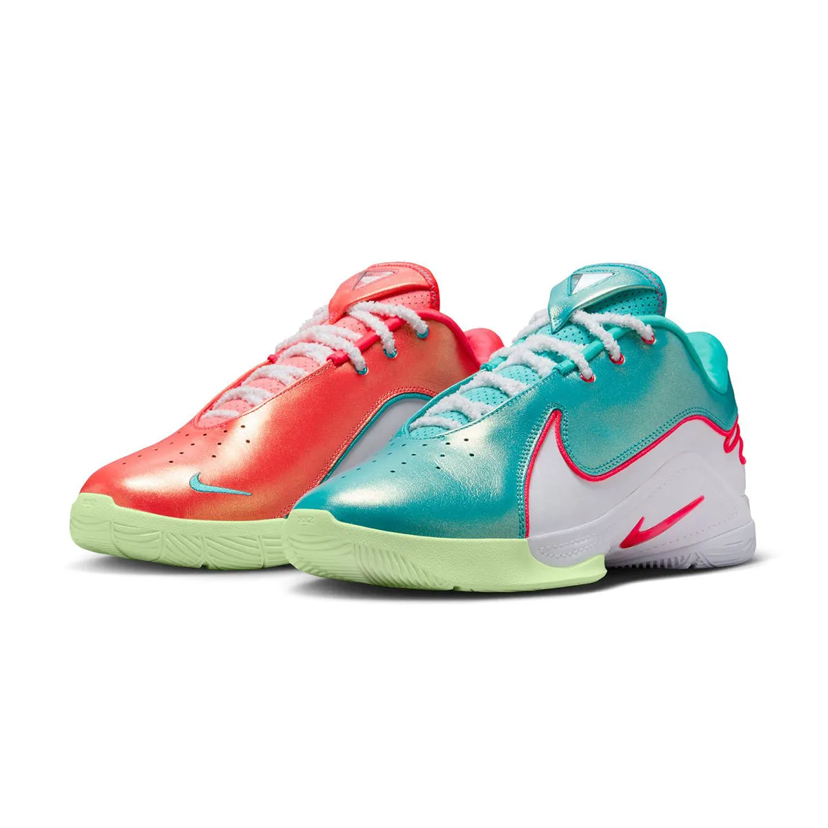 Lebron XXII Ep 'Christmas' Skin Soft Dream Walk
