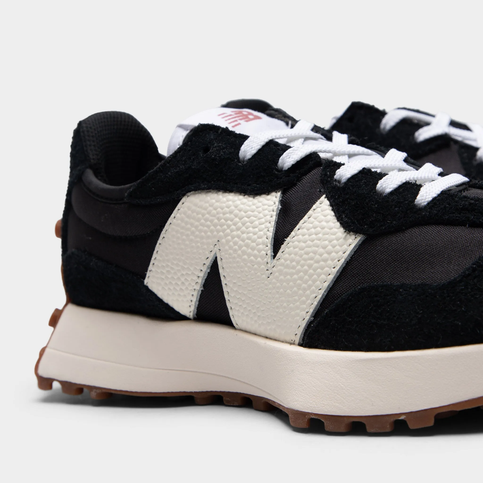 Easy Pair Sleek Frame New Balance Women's 327 Black / White - Mineral Red