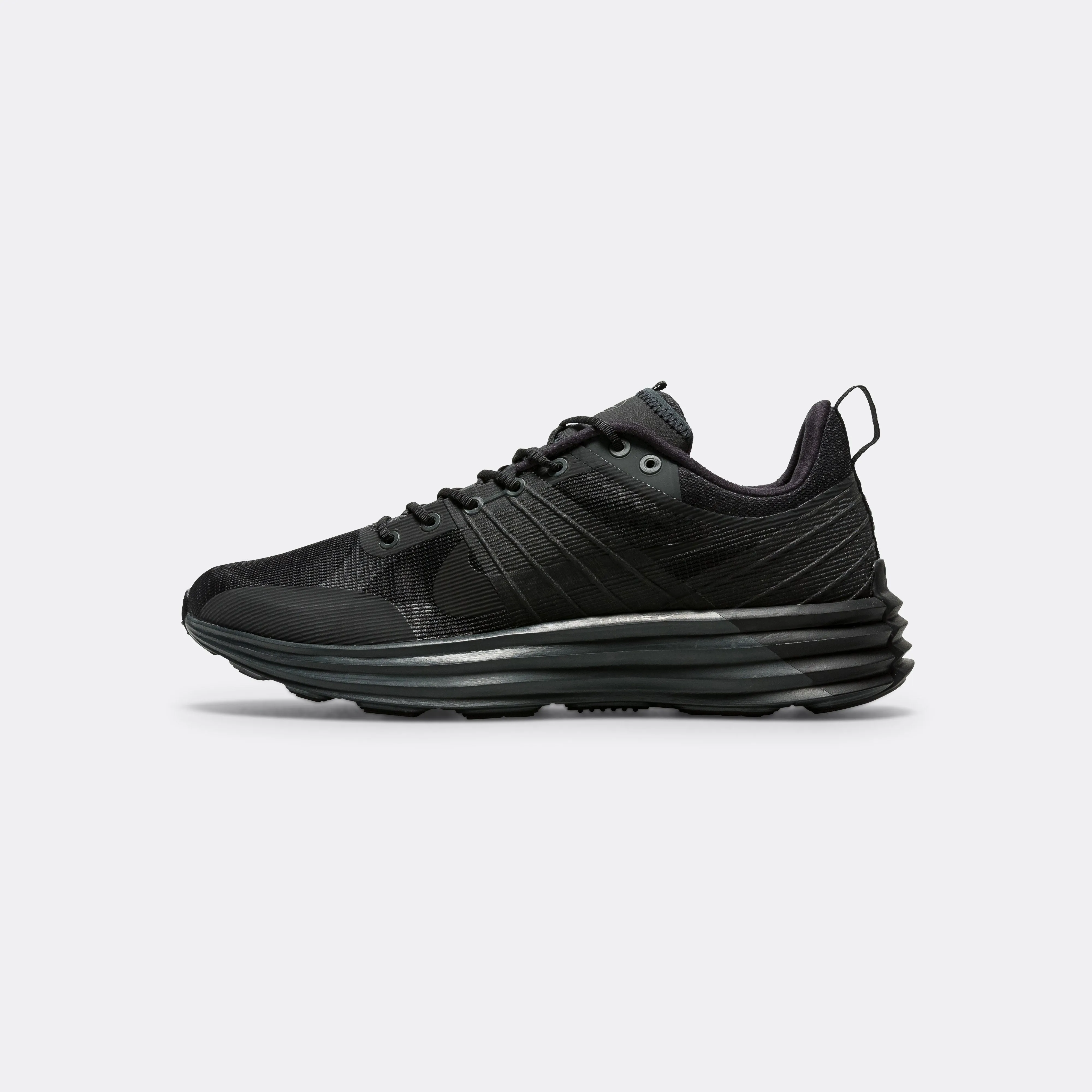 Lunar Roam - Dk Smoke Grey/Black Reinforced Eyelet Construction Thermoregulating