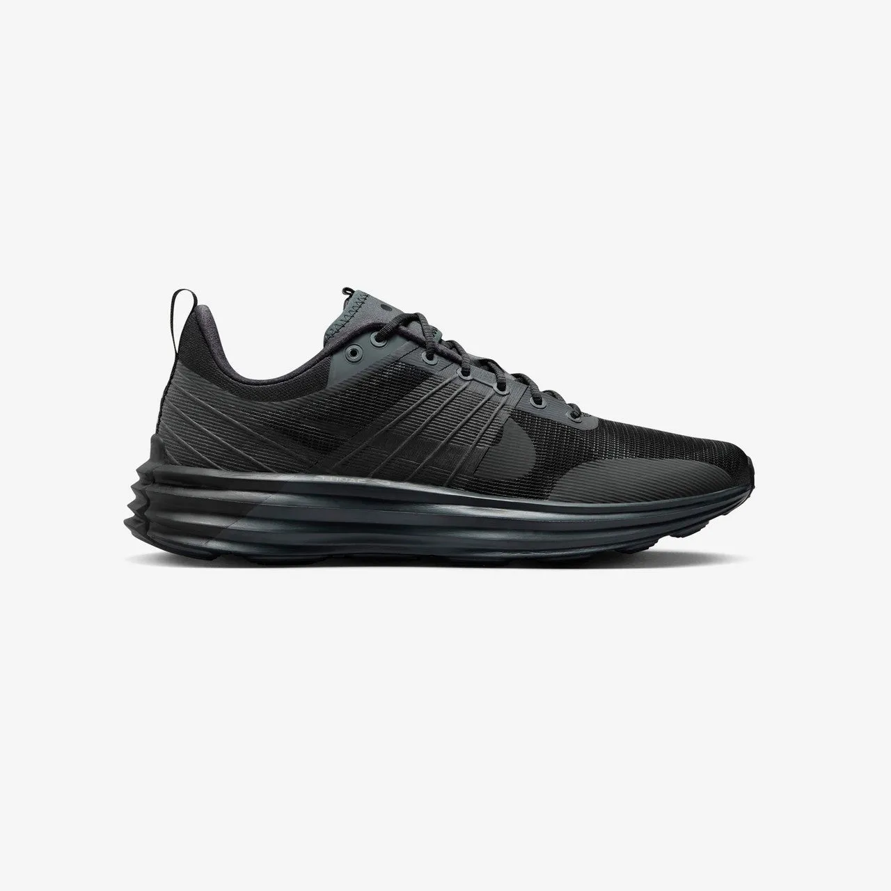 Lunar Roam Retro-inspired support Sleek Look