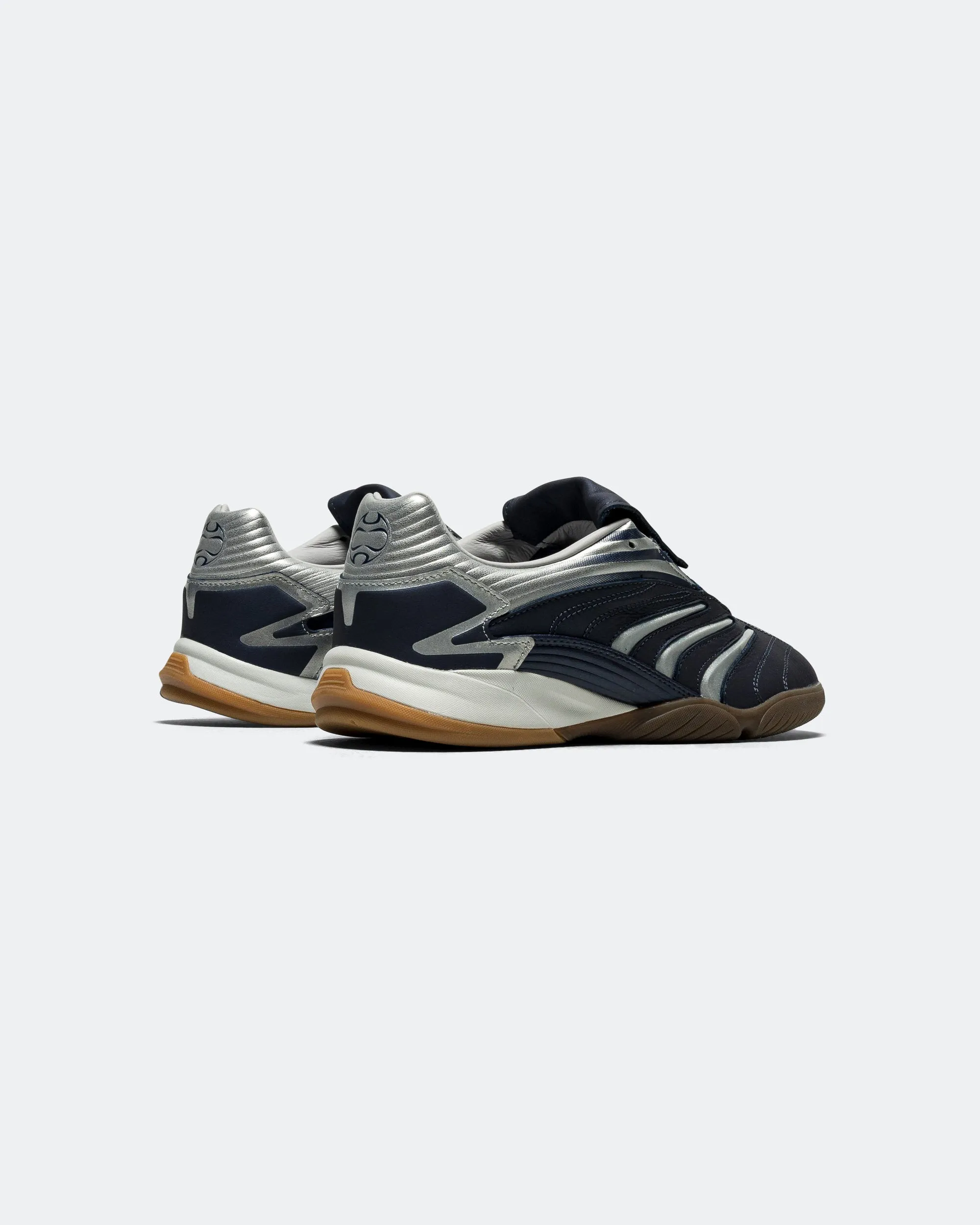 Predator Sala - Navy/Silver Metallic-Gum Durable Base
