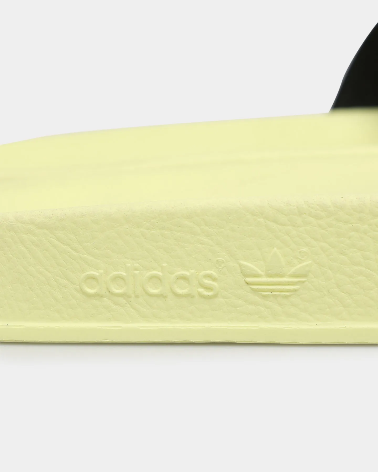 Icon Walk Adidas Adilette Slides Pulse Yellow/Cloud White