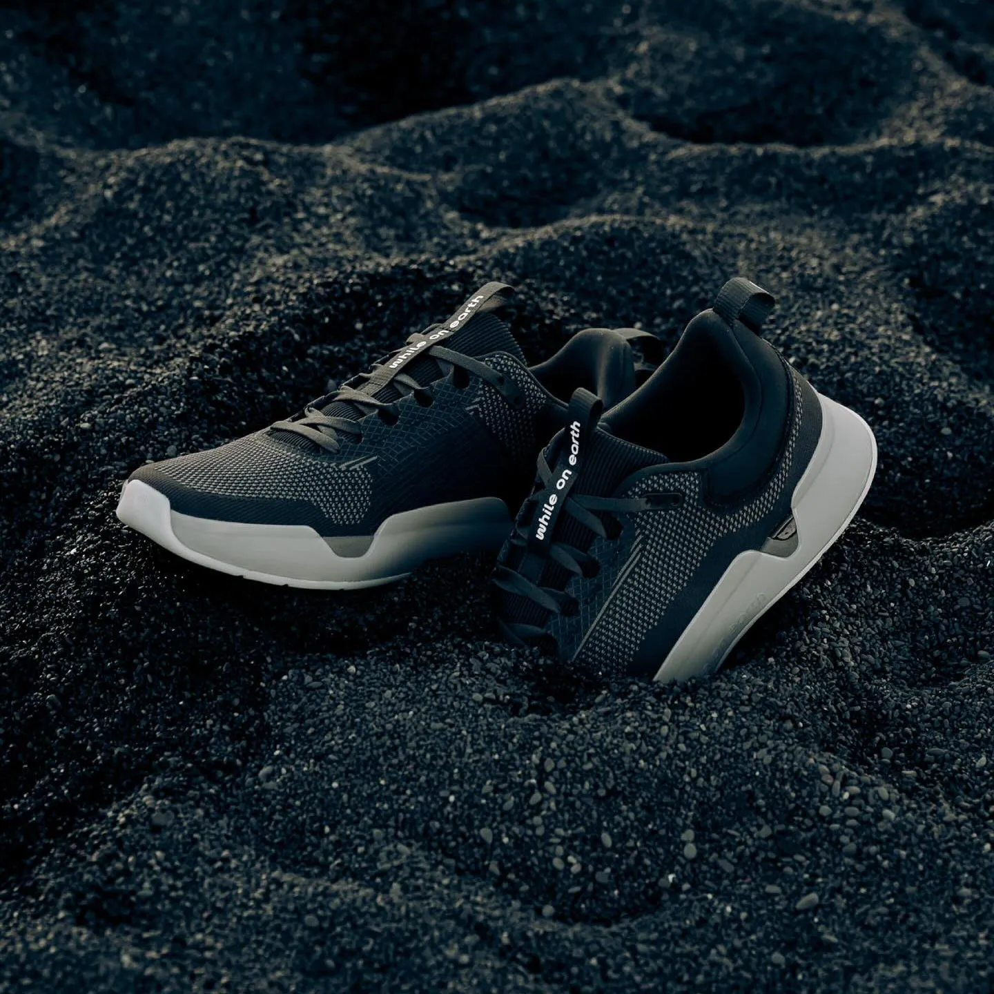 Comfort Cushion Technology Men's While On Earth Move Trainer