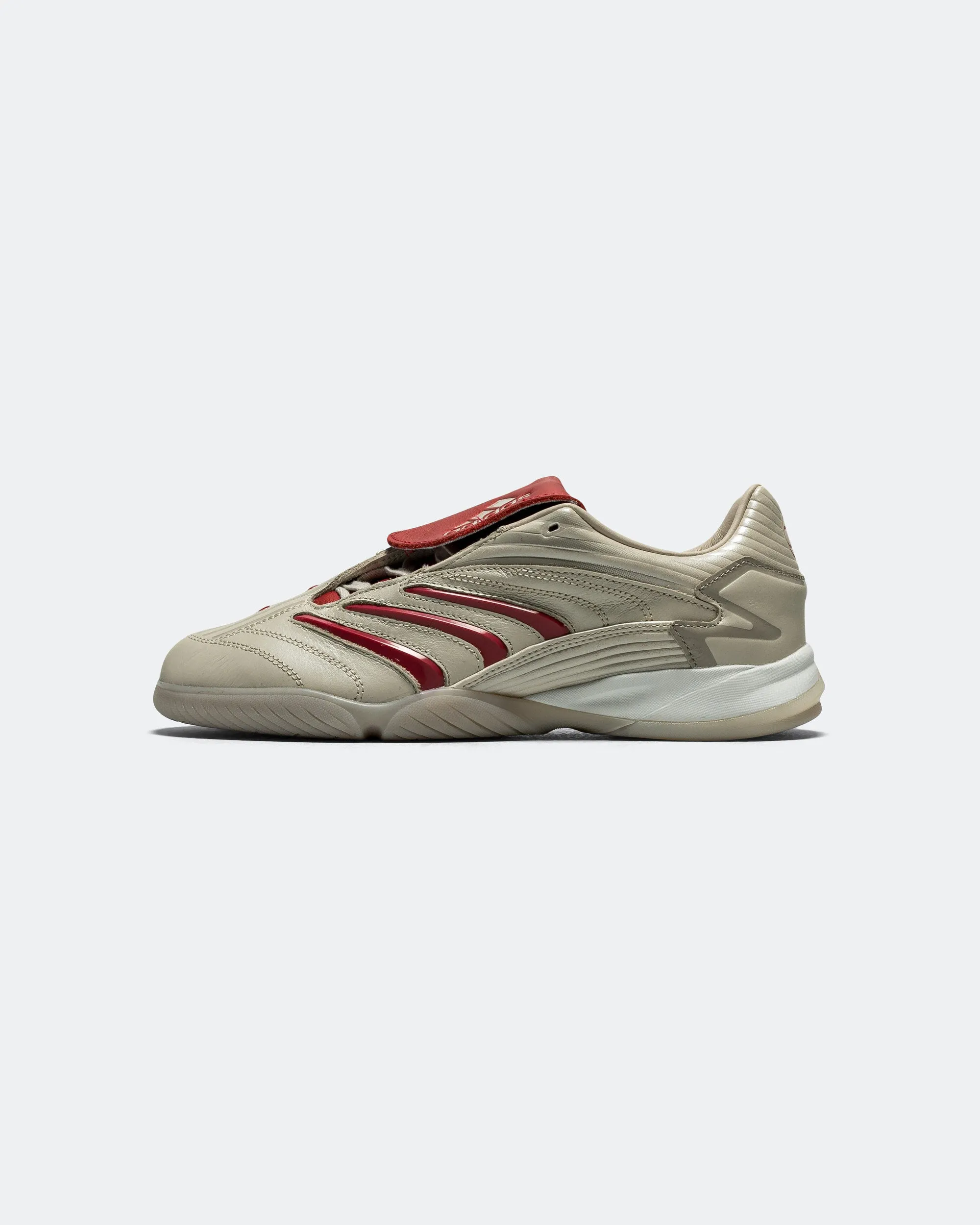 Predator Sala - Beige/Team Victory Red-Metallic Gold Travel Essentials Memory Foam Insert