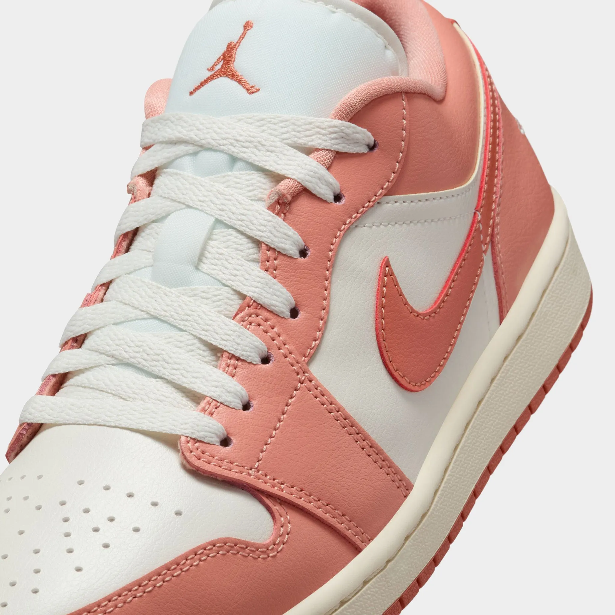 Jordan Women's 1 Low Sail / Madder Root - Light Madder Root Versatile Dynamic Edge