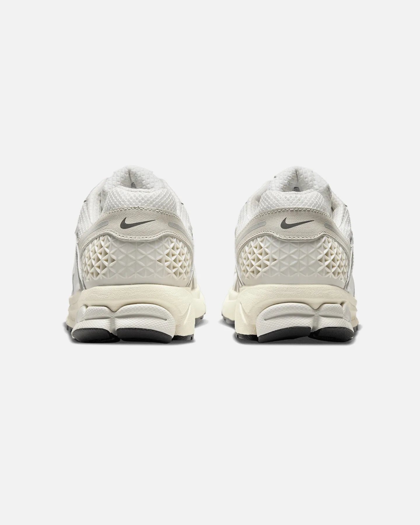 Good Traction Vintage Mood Nike Zoom Vomero 5 Platinum Tint/Photon Dust-Cashmere