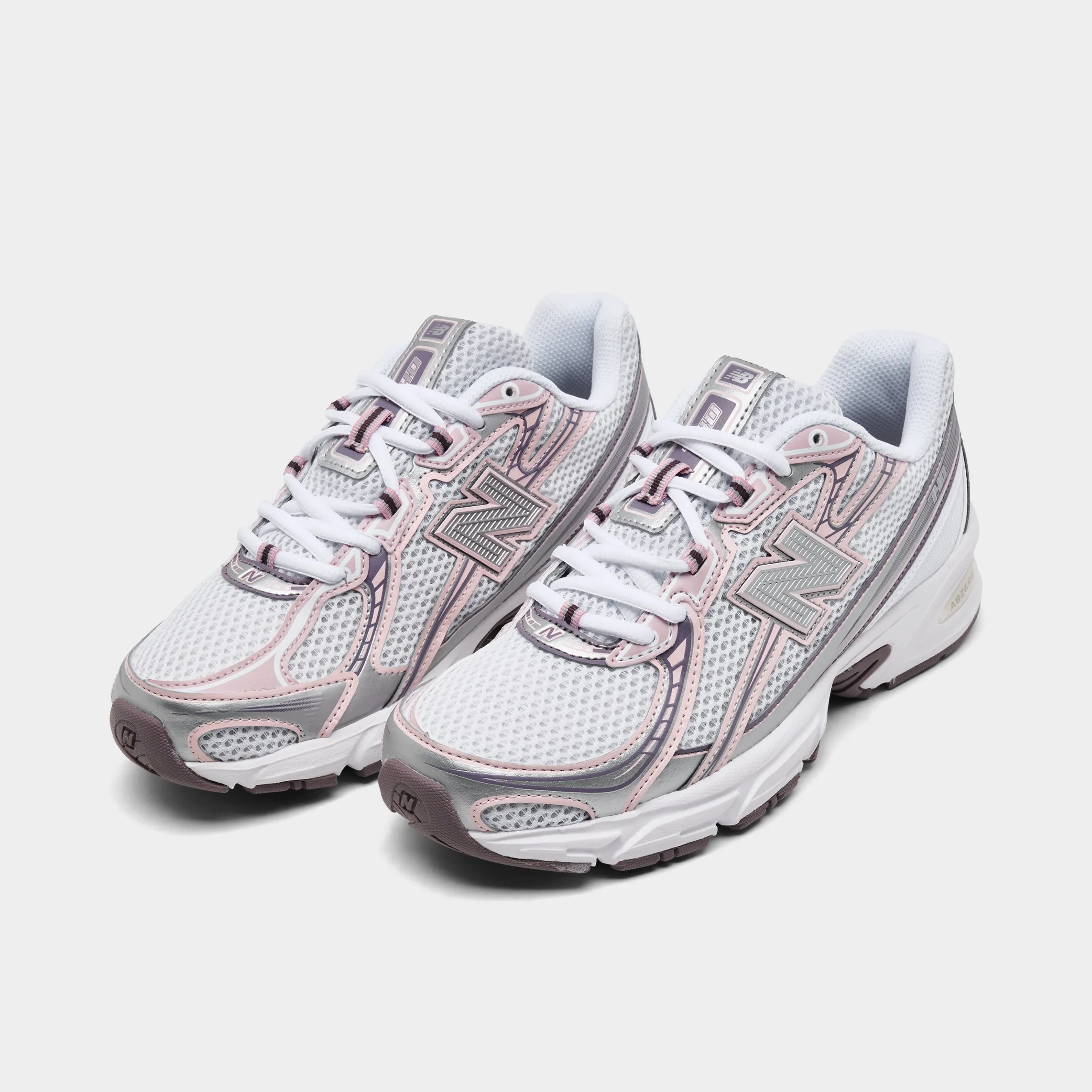 Step Right New Balance 740 Ice Wine / White
