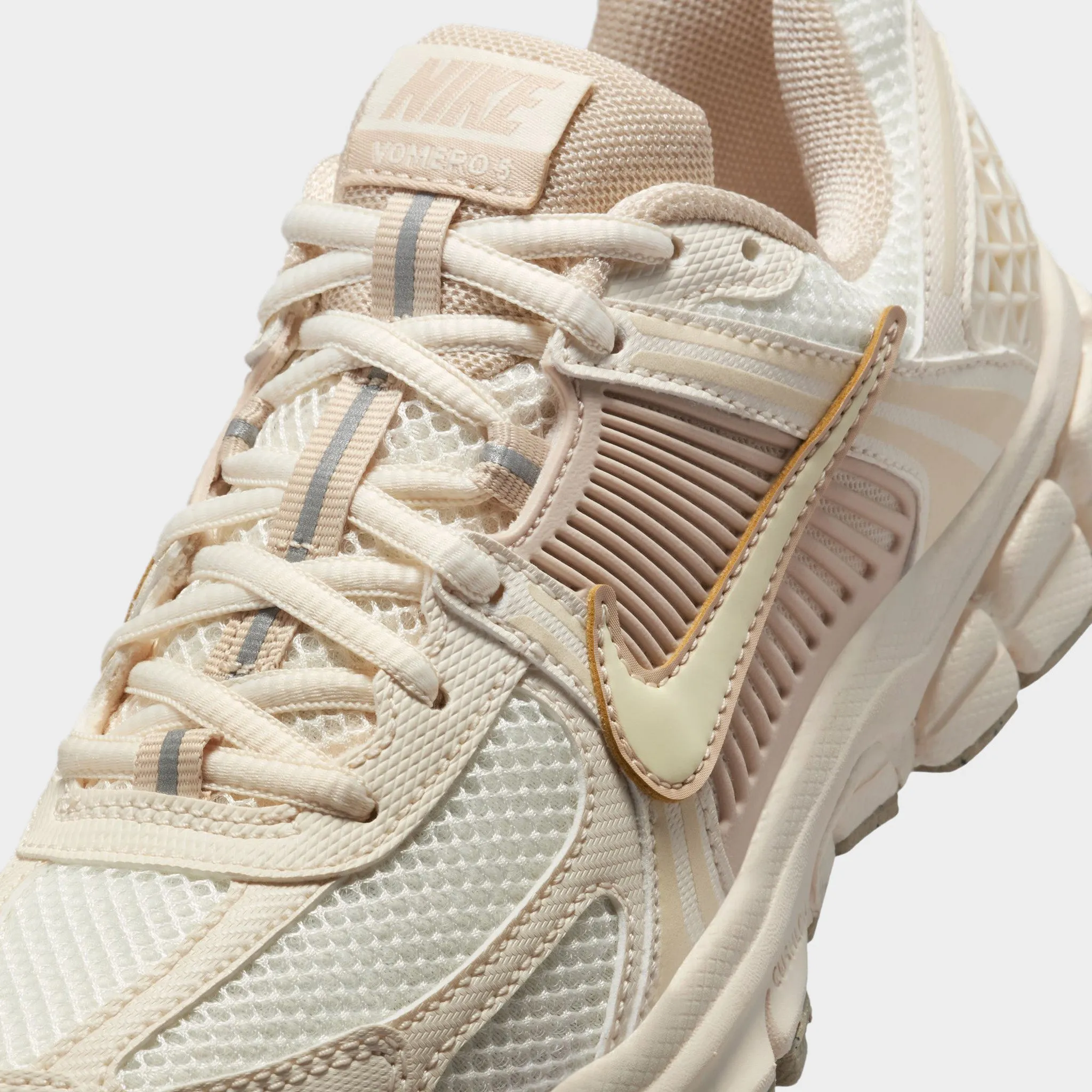 Cafe Style Catch Step Nike Vomero 5 GS / Pale Ivory