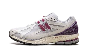 1906R "Sea Salt Radiant Purple" sports footgear