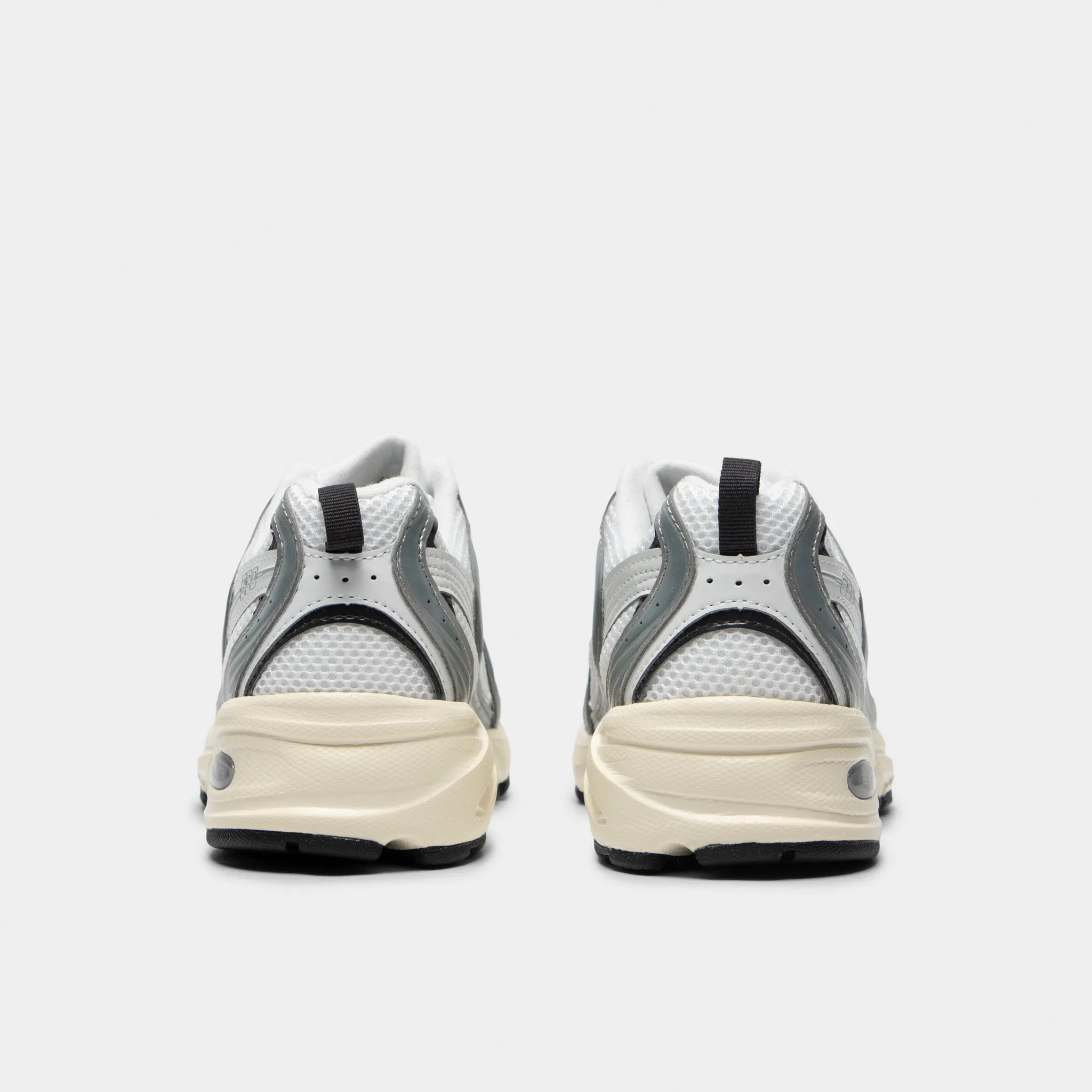 Oasis Hike Ice Jog New Balance 530 Silver Metallic / Black Cement