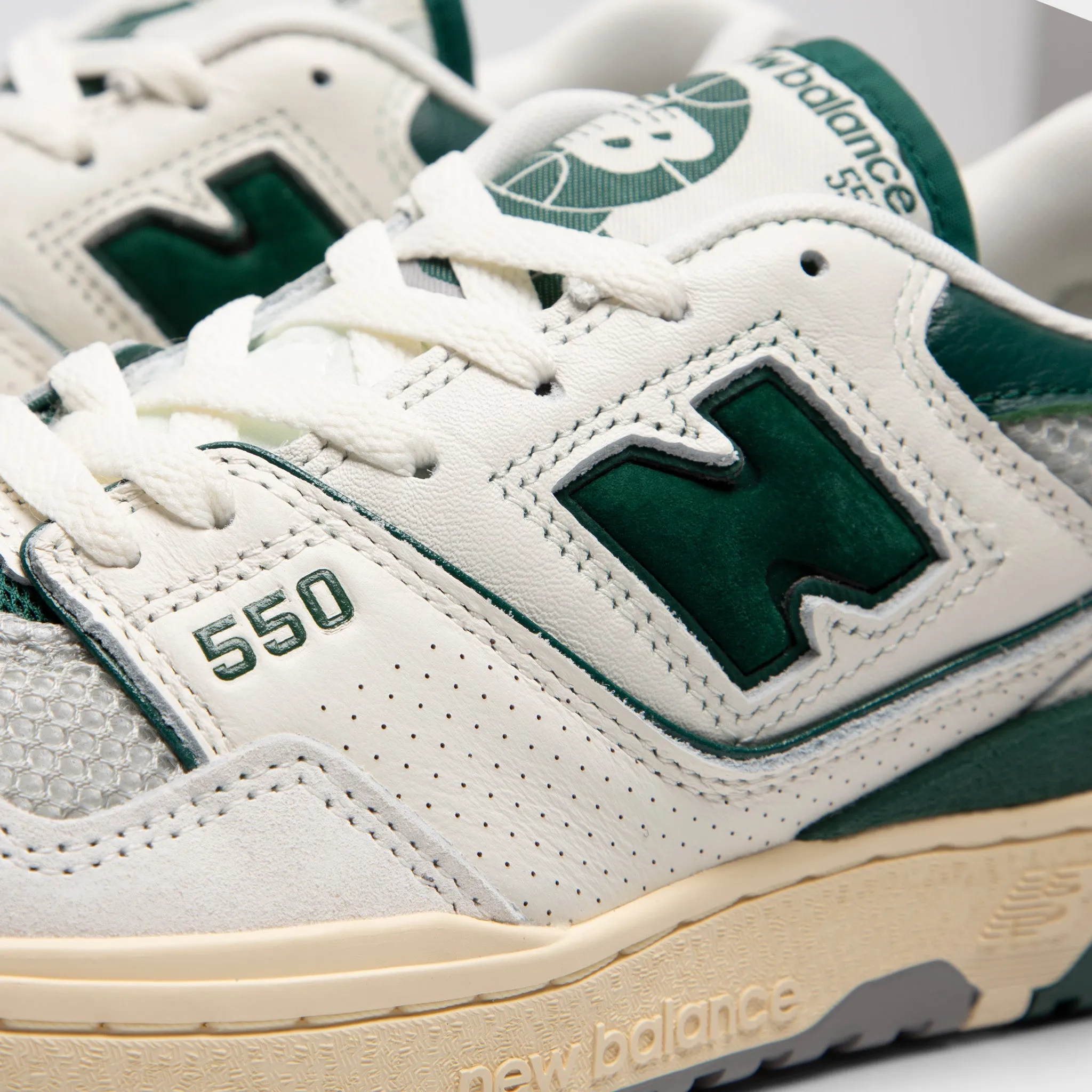 New Balance 550 Sea Salt / Marsh Green Plain Step