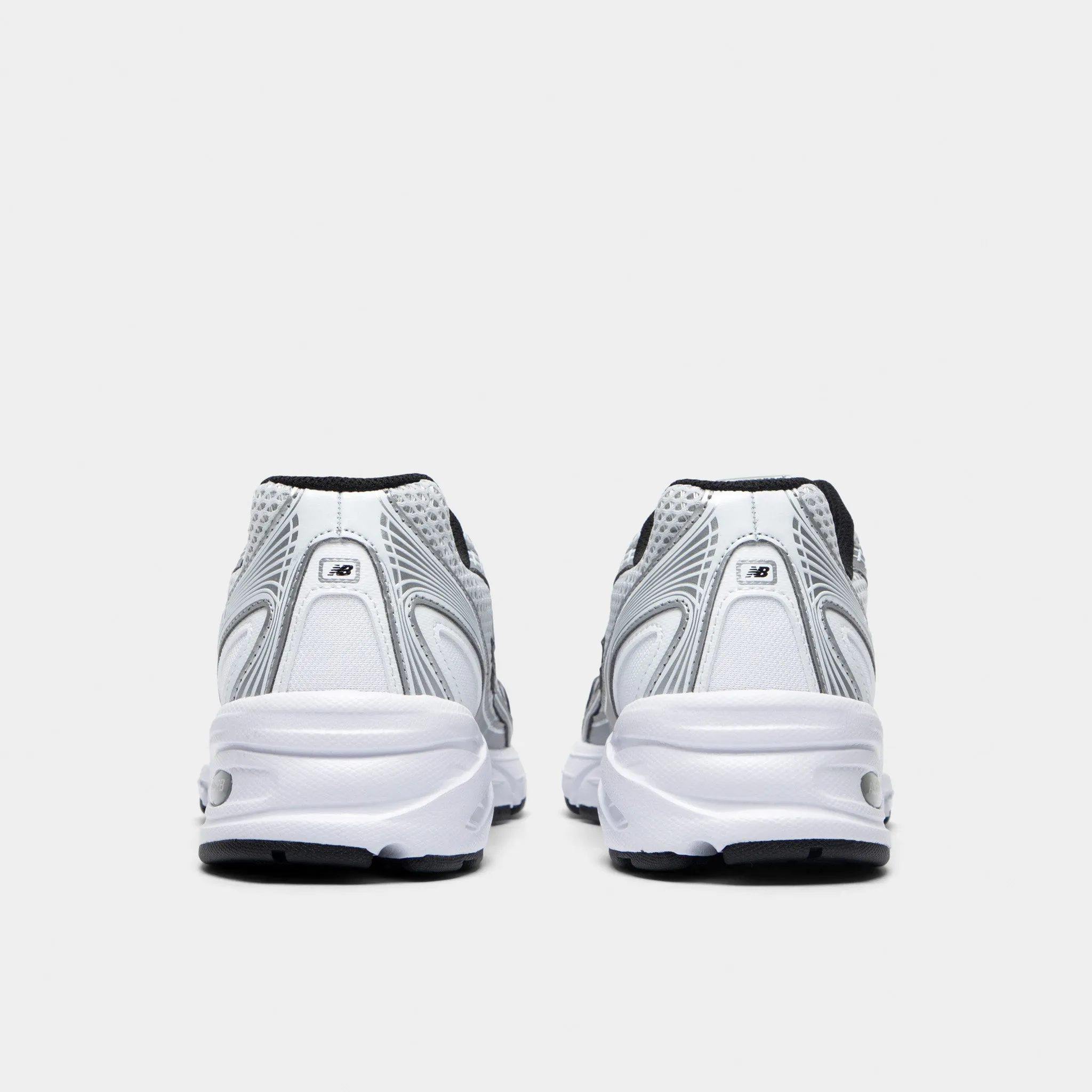 Smooth   surface New Balance 740 White / Silver Metallic