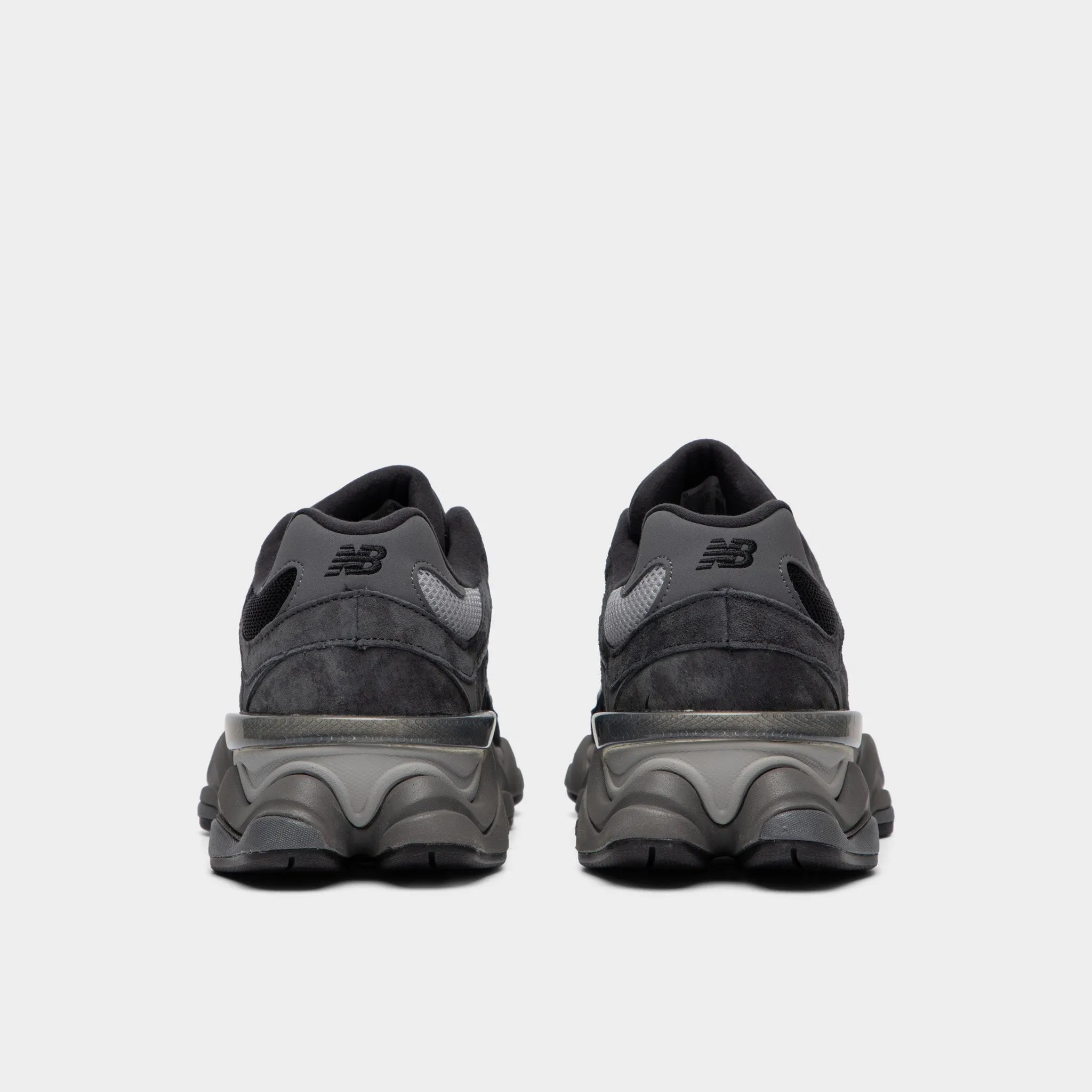 Relaxed Look New Balance 9060 Black / Castlerock