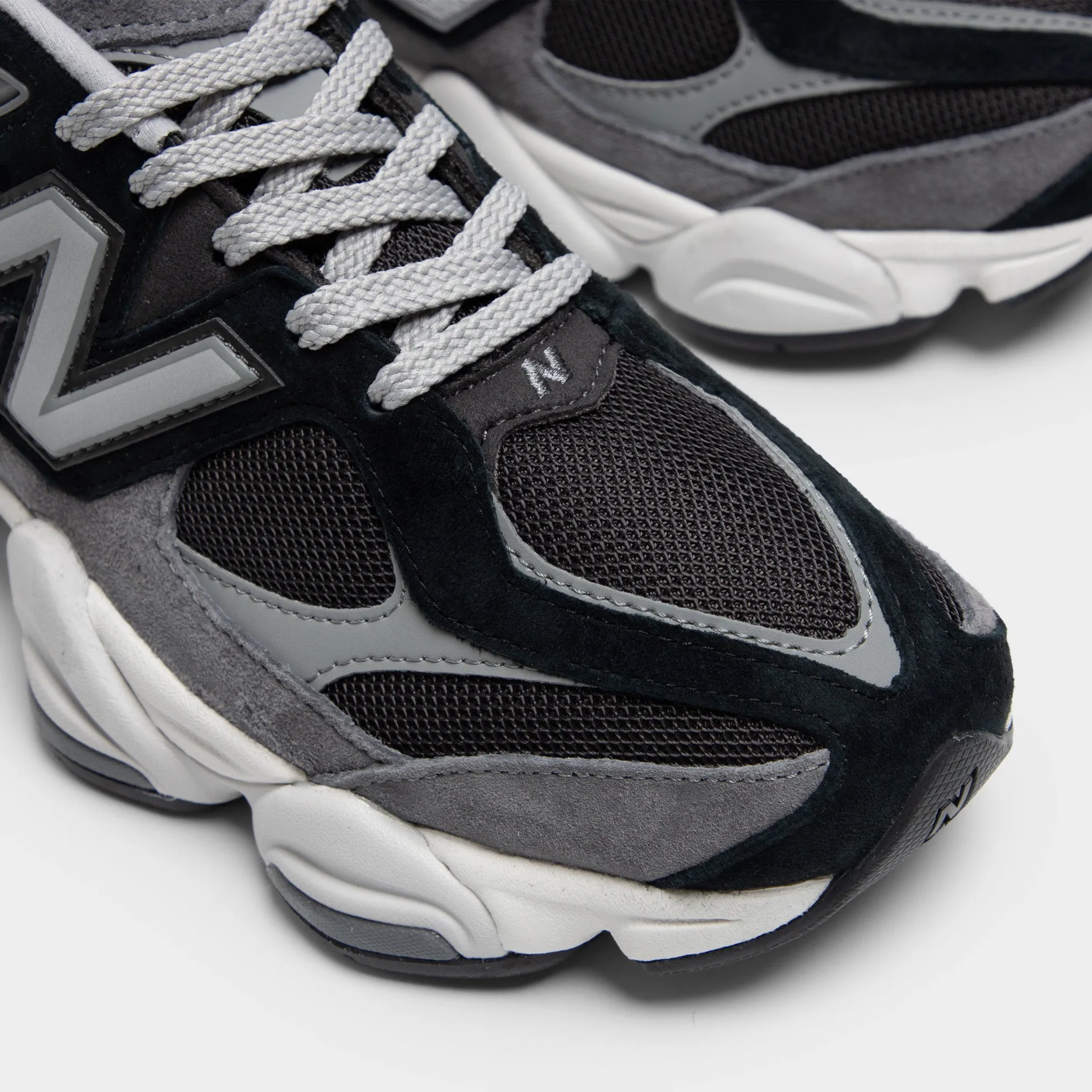 New Balance 9060 Black / Grey Breathable Material Moist Guard