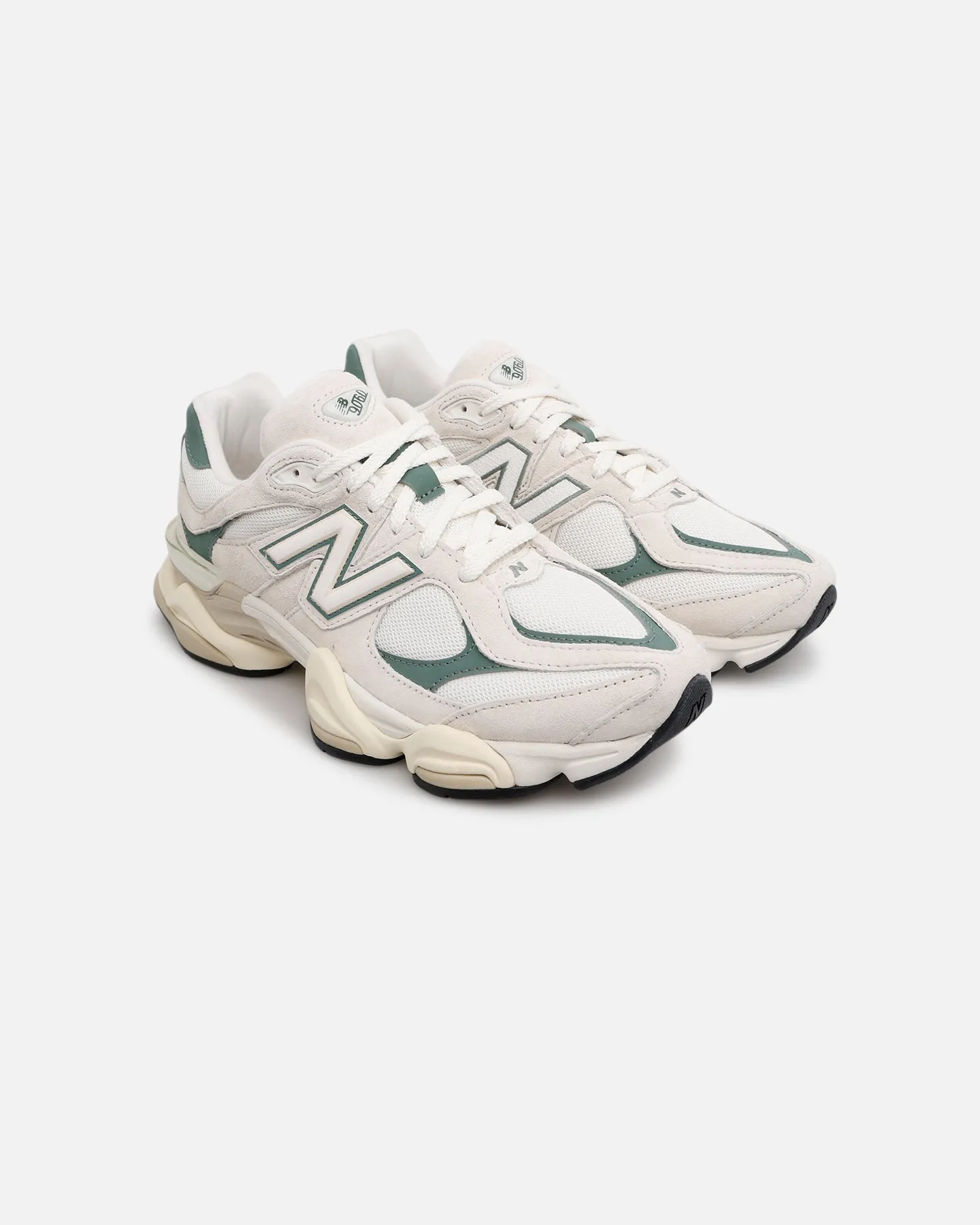 Flexible New Balance 9060 Linen