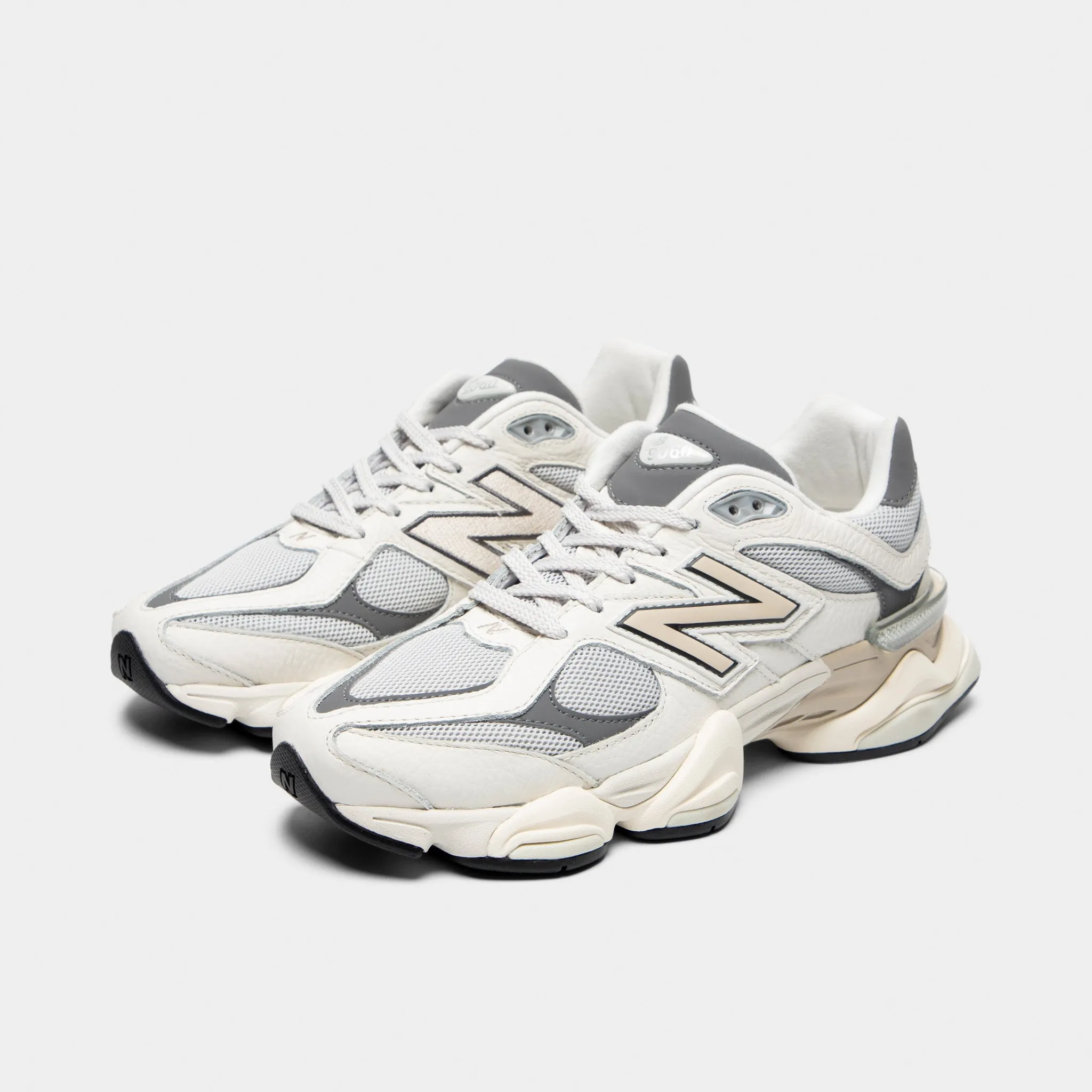 Breath Fresh group walk New Balance 9060 Sea Salt / Castlerock