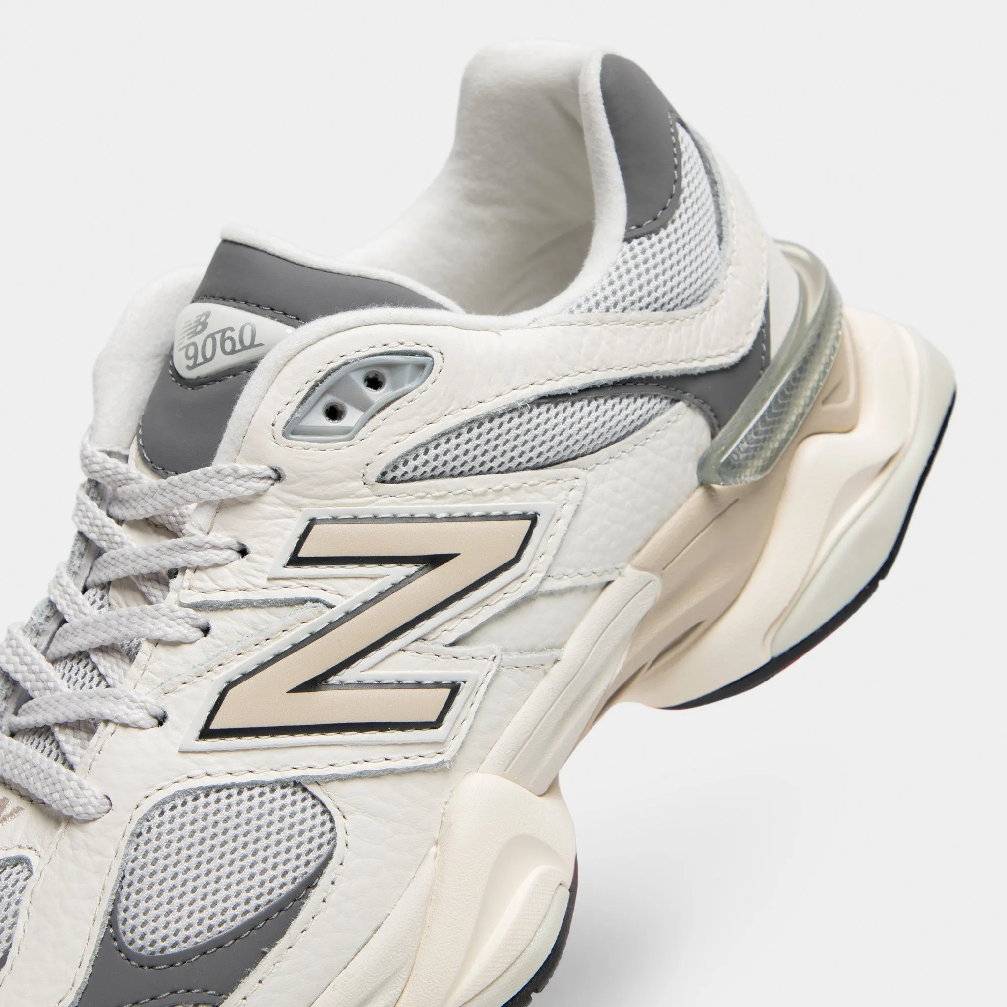 Lightweight Outsole New Balance 9060 Sea Salt / Castlerock