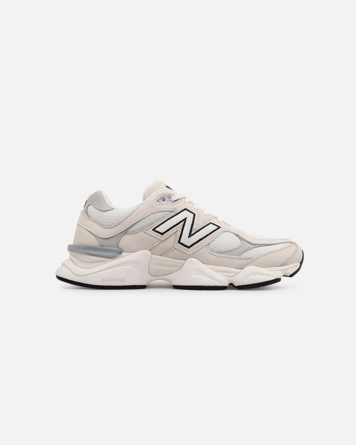 Walking New Balance 9060 Sea Salt