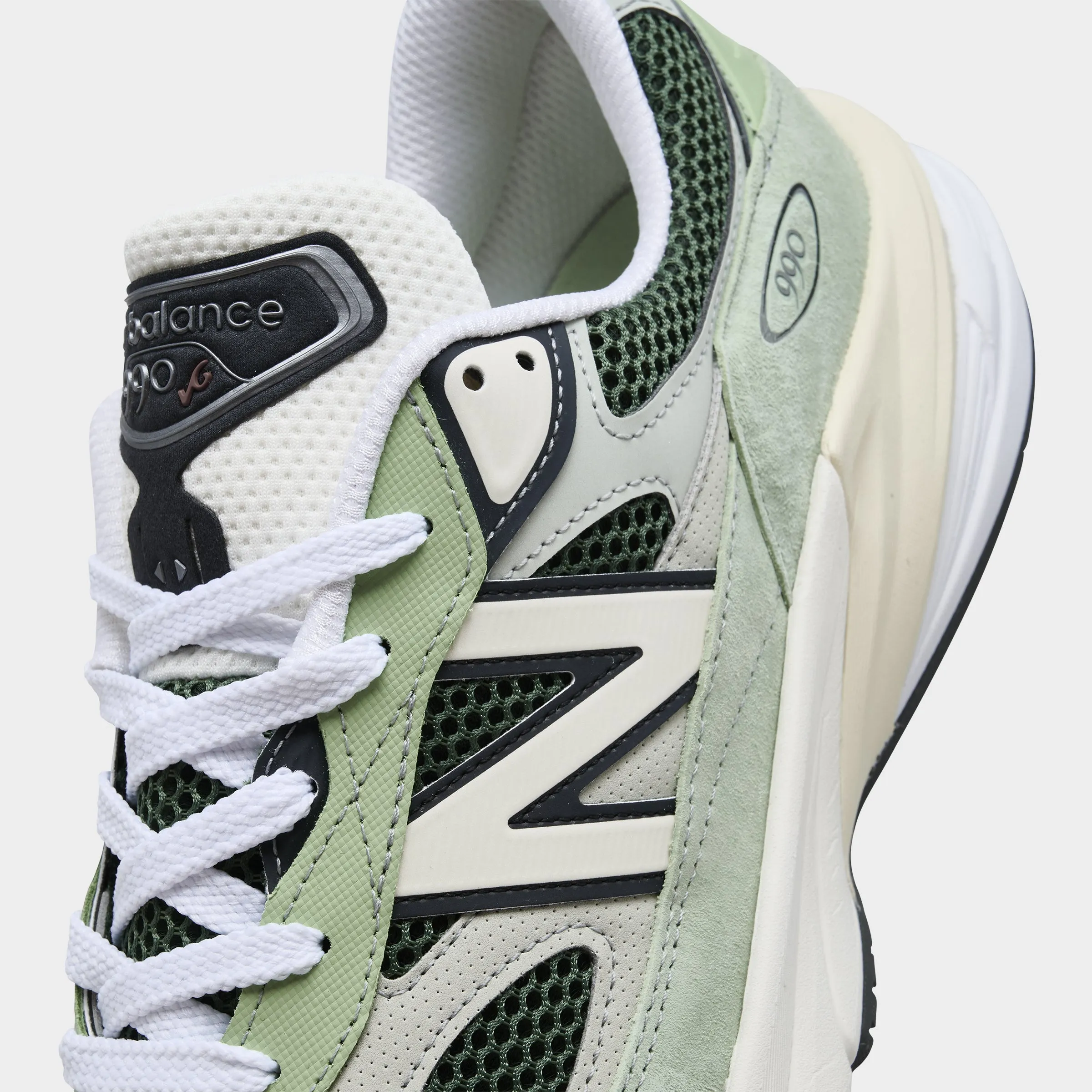 Outdoor Fun New Balance 990v6 MADE in USA Avocado / Natural Mint