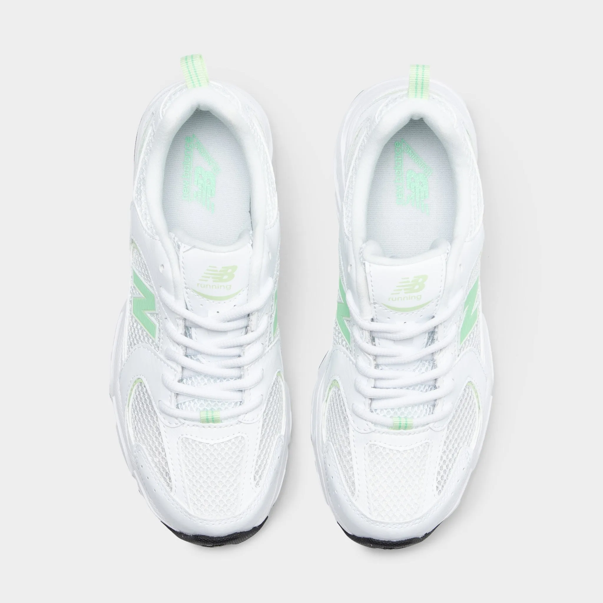 Relaxed Step Breath Layer New Balance Juniors' 530 White / Melon Water