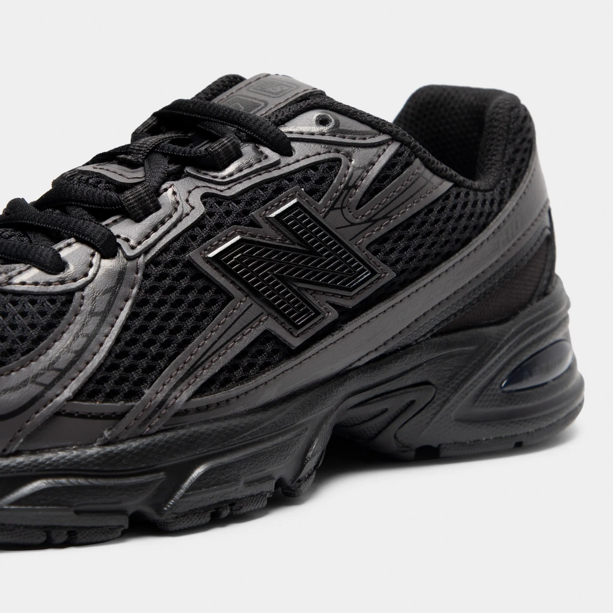 Foam Base New Balance Juniors' 740 Black Cement / Black
