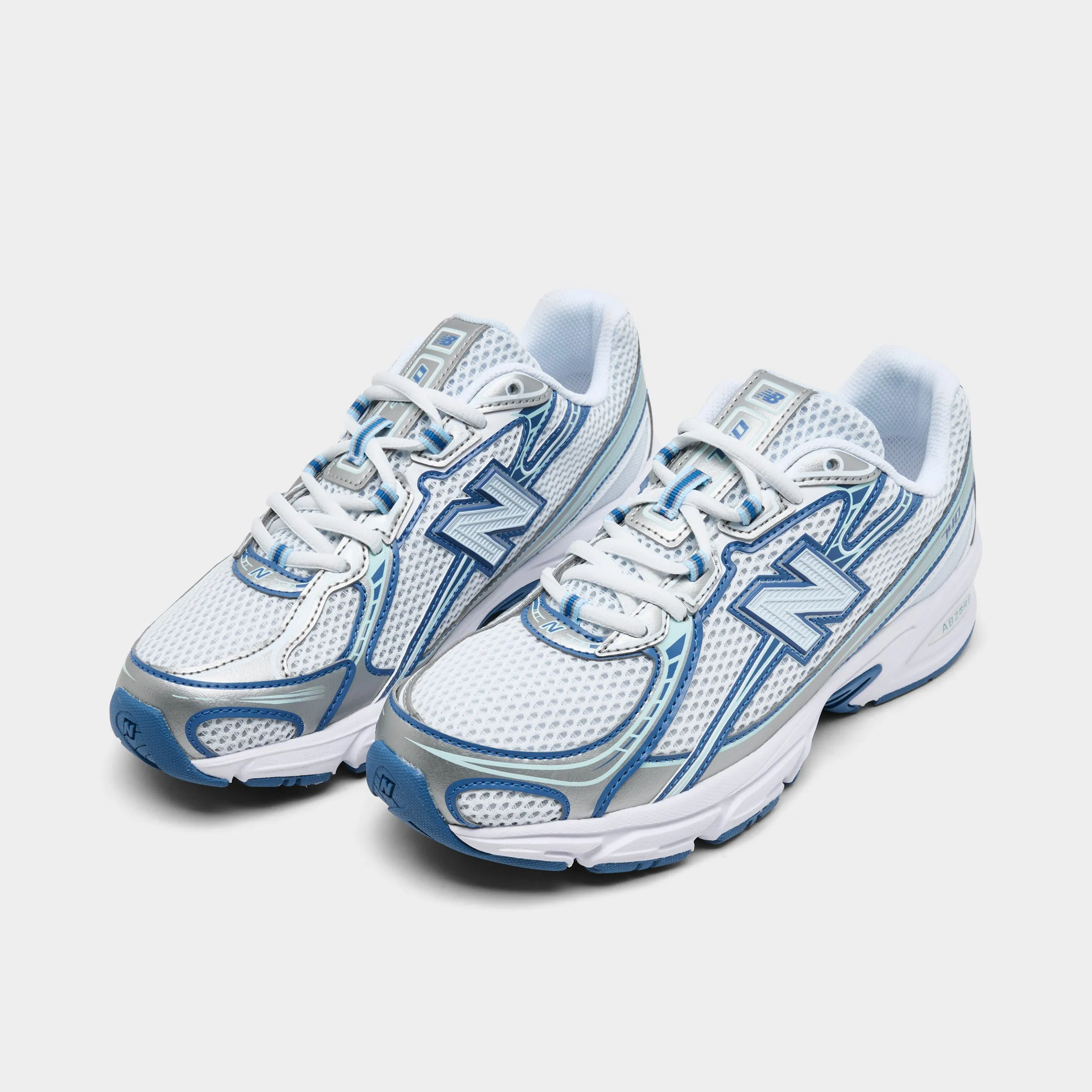 Luxe Look New Balance Juniors' 740 White / Blue