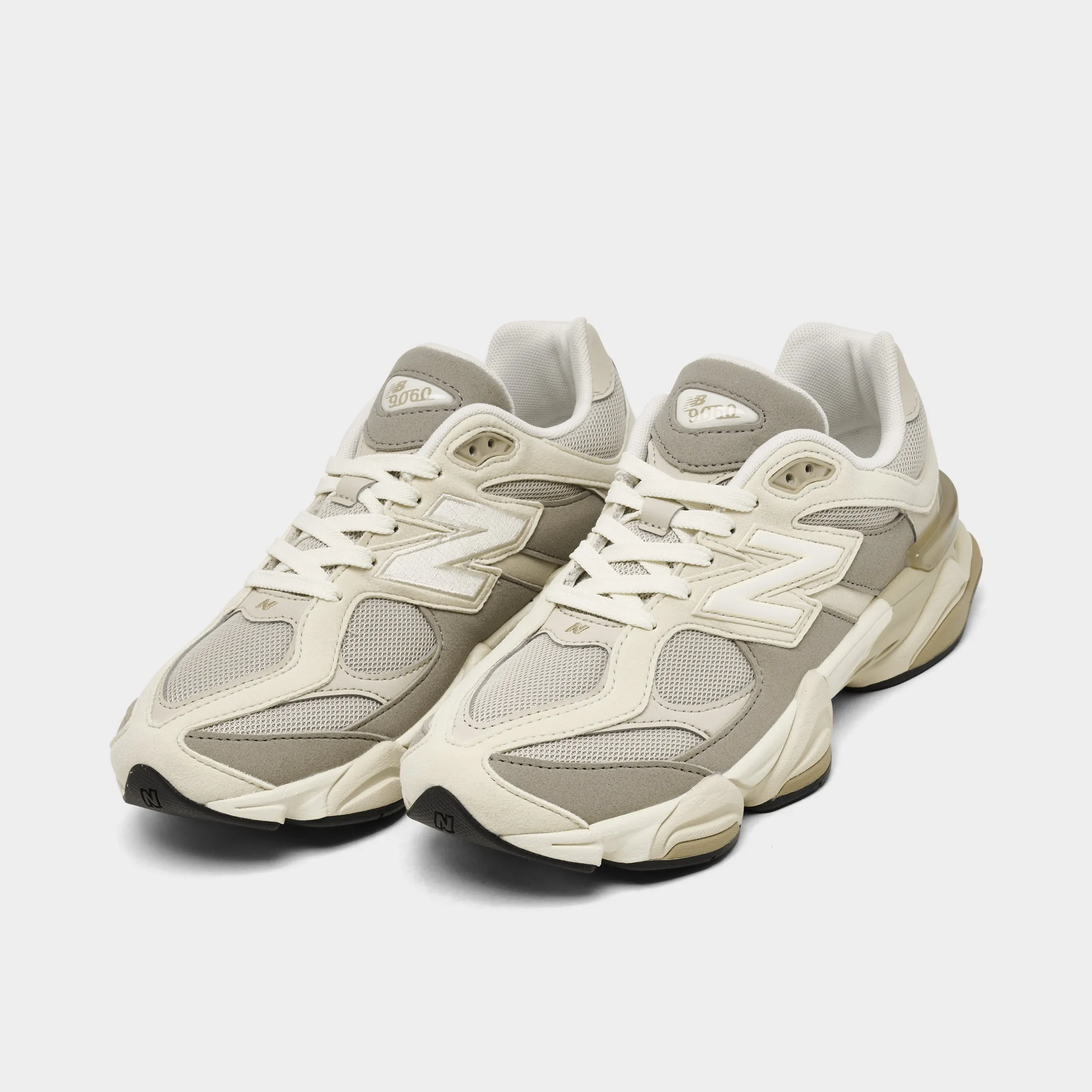 Fast Errand Grippy Sole New Balance Juniors' 9060 Linen / Timberwolf