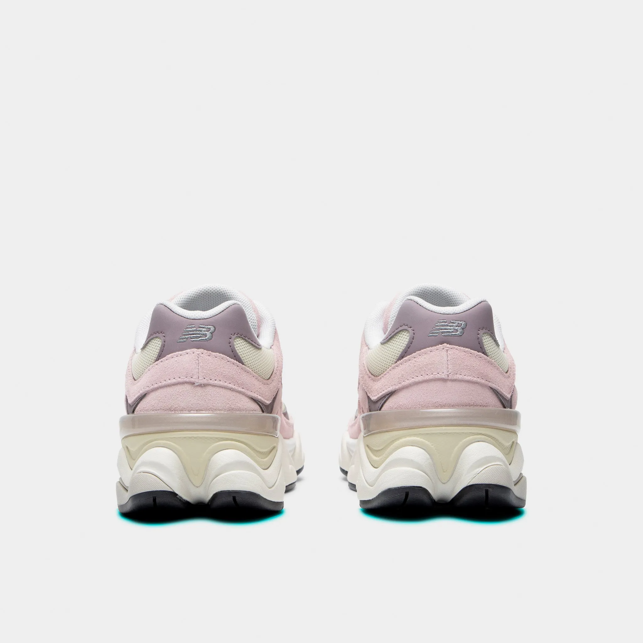 Traction Control New Balance Juniors' 9060 Rose Sugar / Ice Wine