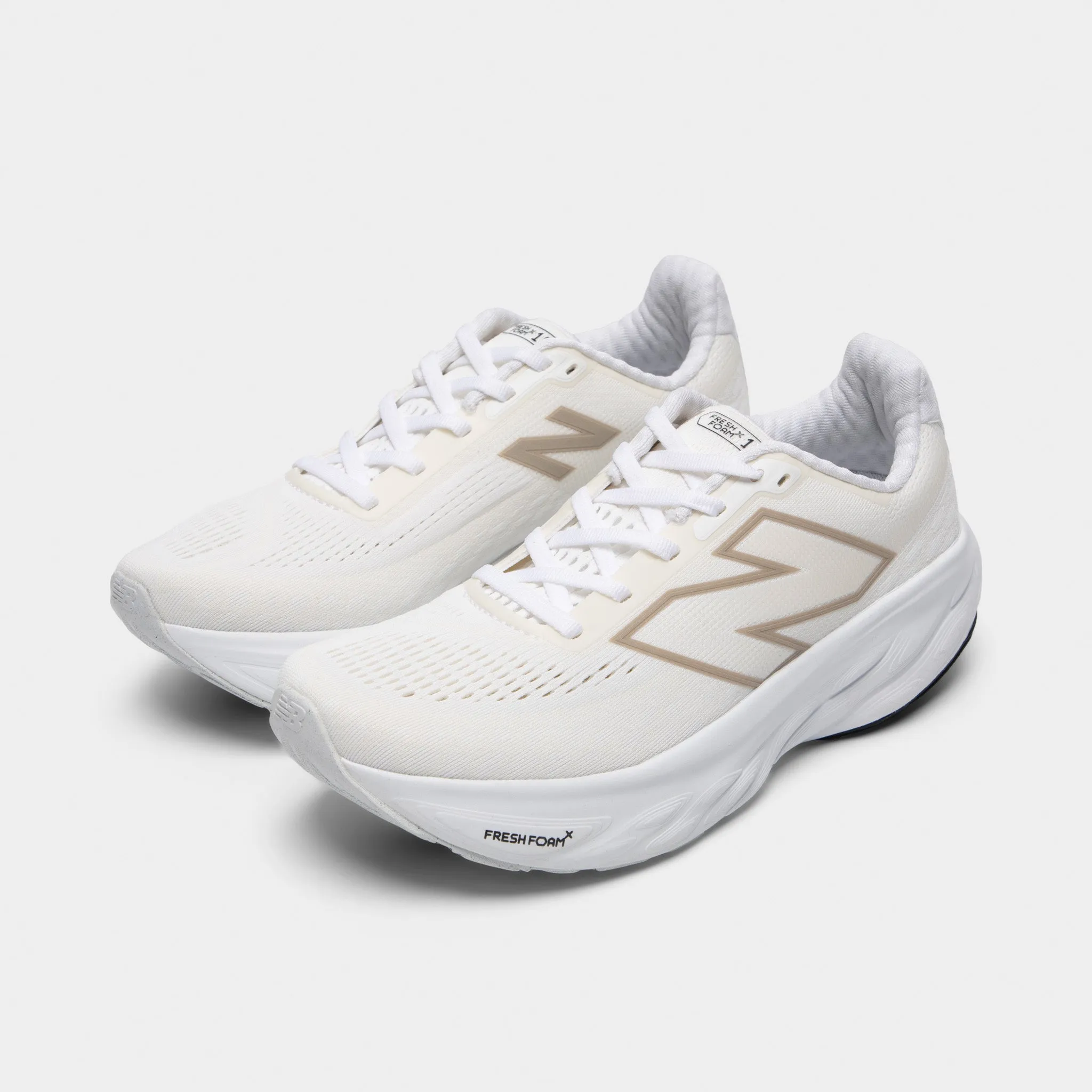 Wild Trek Queen Fit New Balance Women's Fresh Foam x 1080v14 White / Metallic Gold