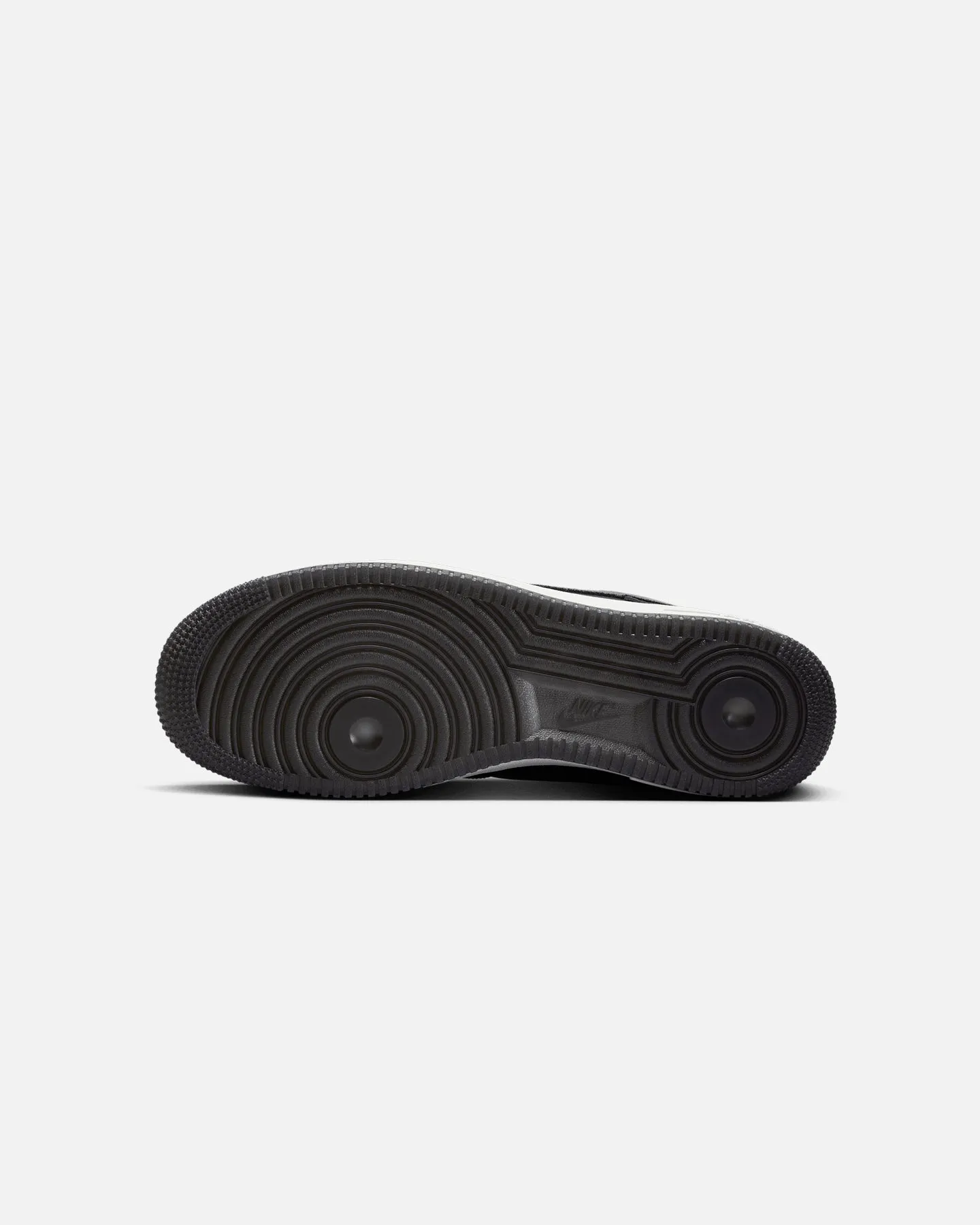 Workout Free Pace Nike Air Force 1 '07 LV8 Black/Smoke Green