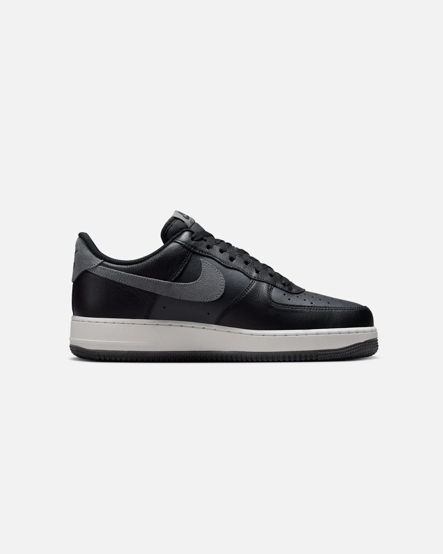 Nike Air Force 1 '07 LV8 Black/Smoke Green Beach Vibe