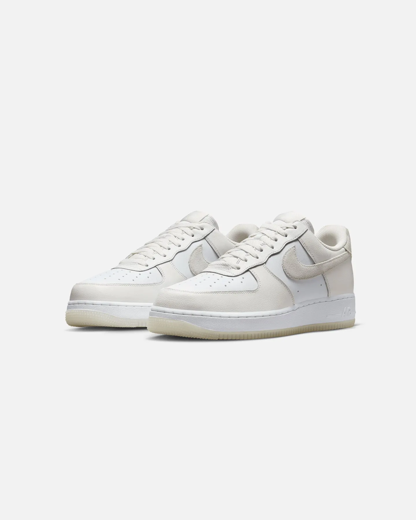 Flexibility Feature Nike Air Force 1 '07 LV8 White/Phantom