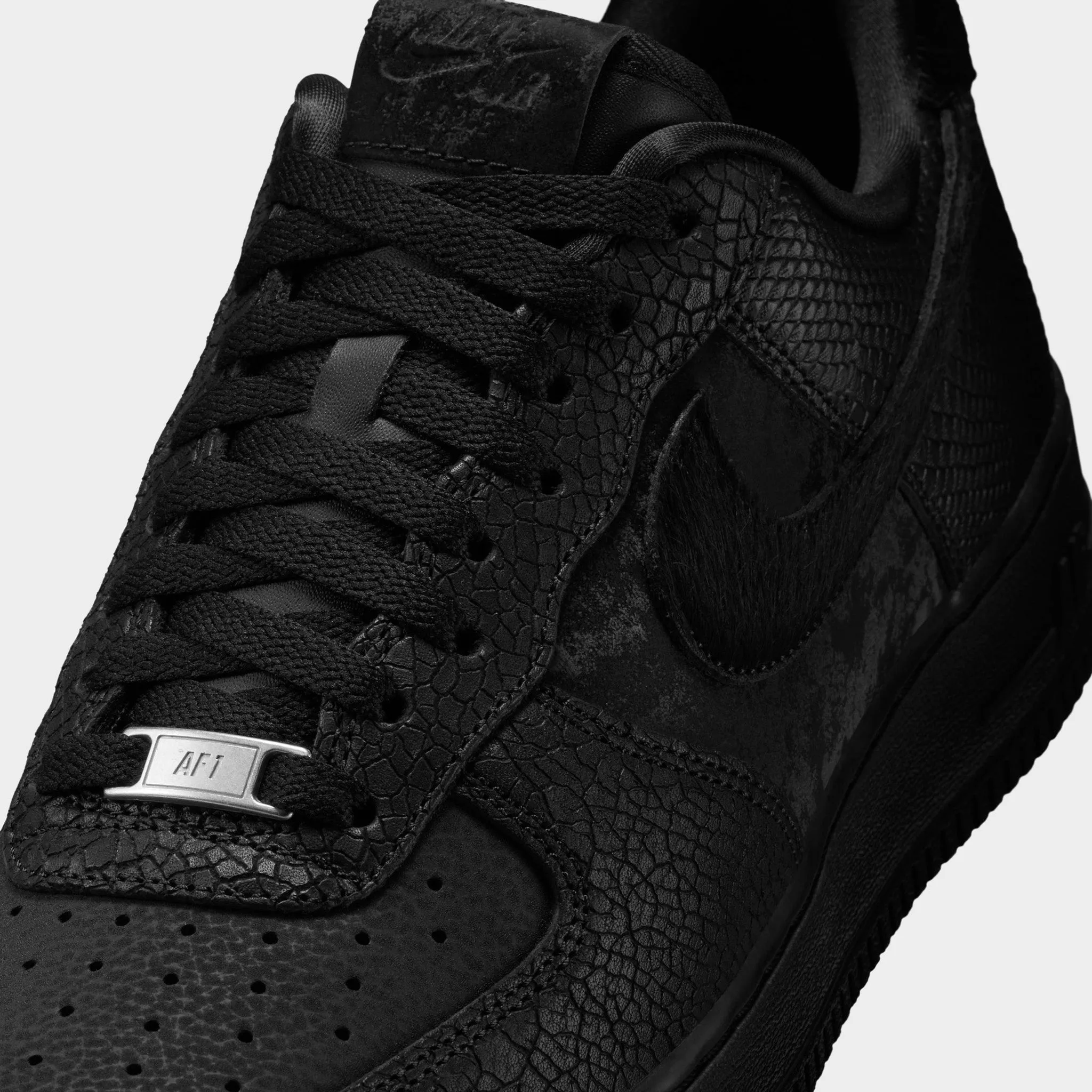 Ergonomic Shape Long Travel Nike Air Force 1 '07 Lx Black / Black
