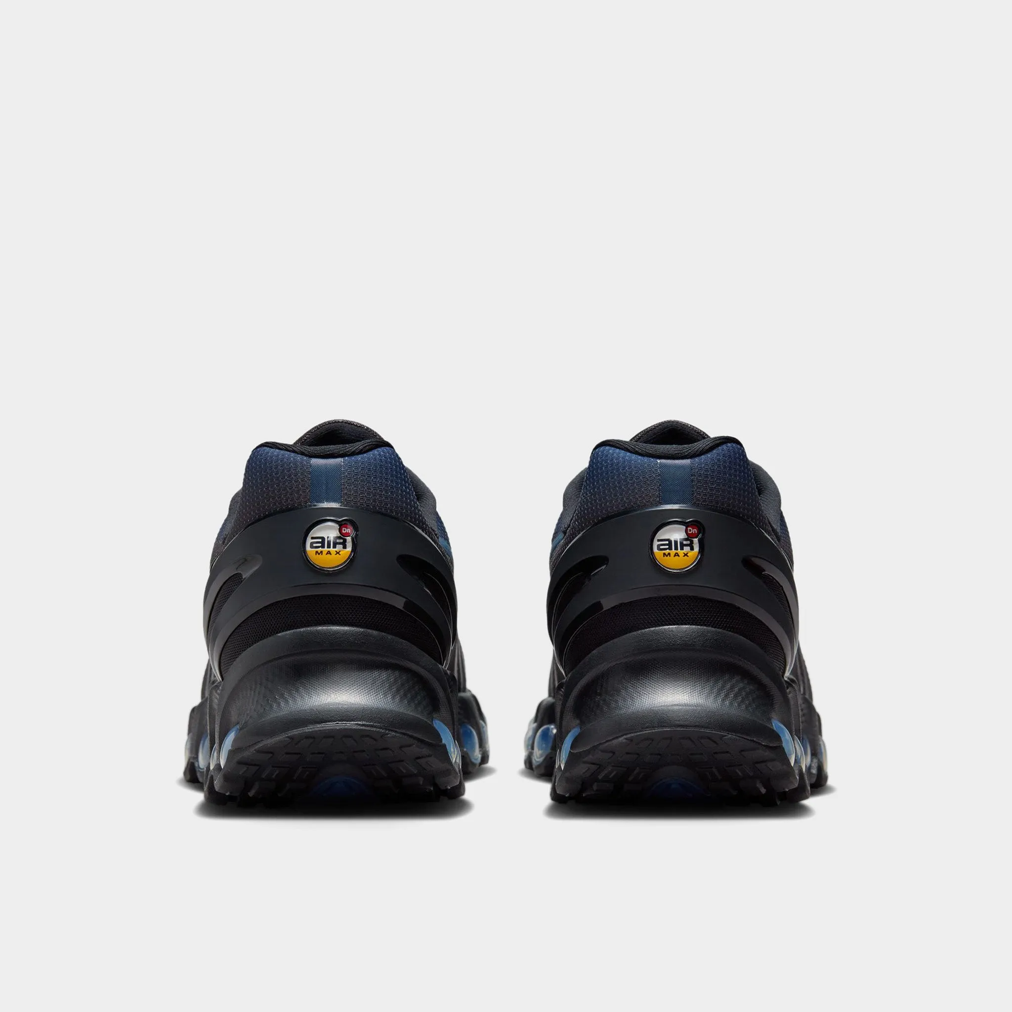 Silent Walk Rain Step Nike Air Max DN 8 Black / Metallic Silver - Thunder Blue