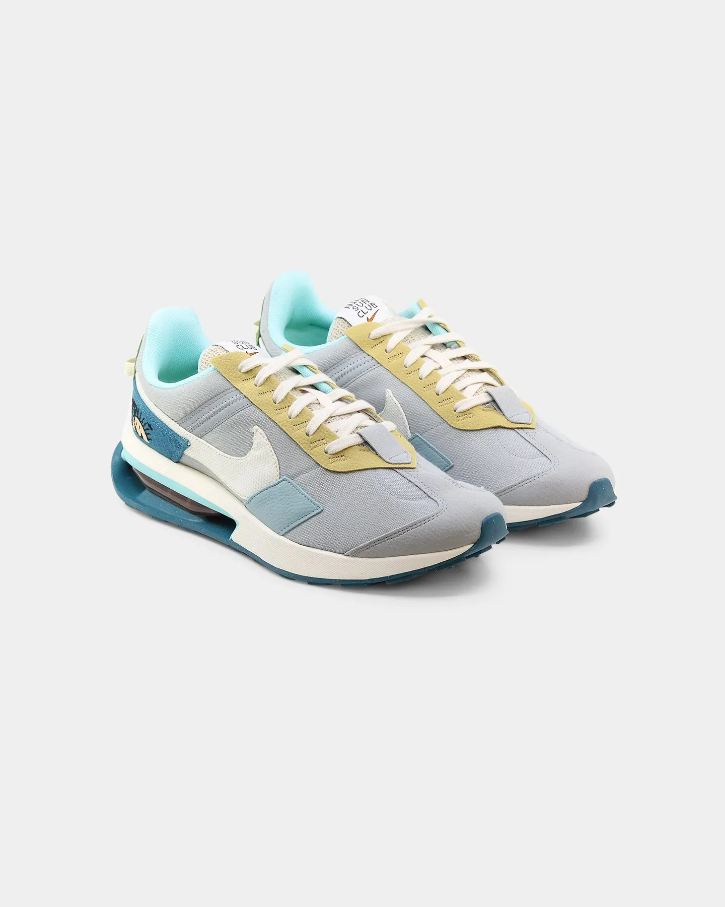 Training Mode Nike Air Max Pre-Day SE Wolf Grey/Sail