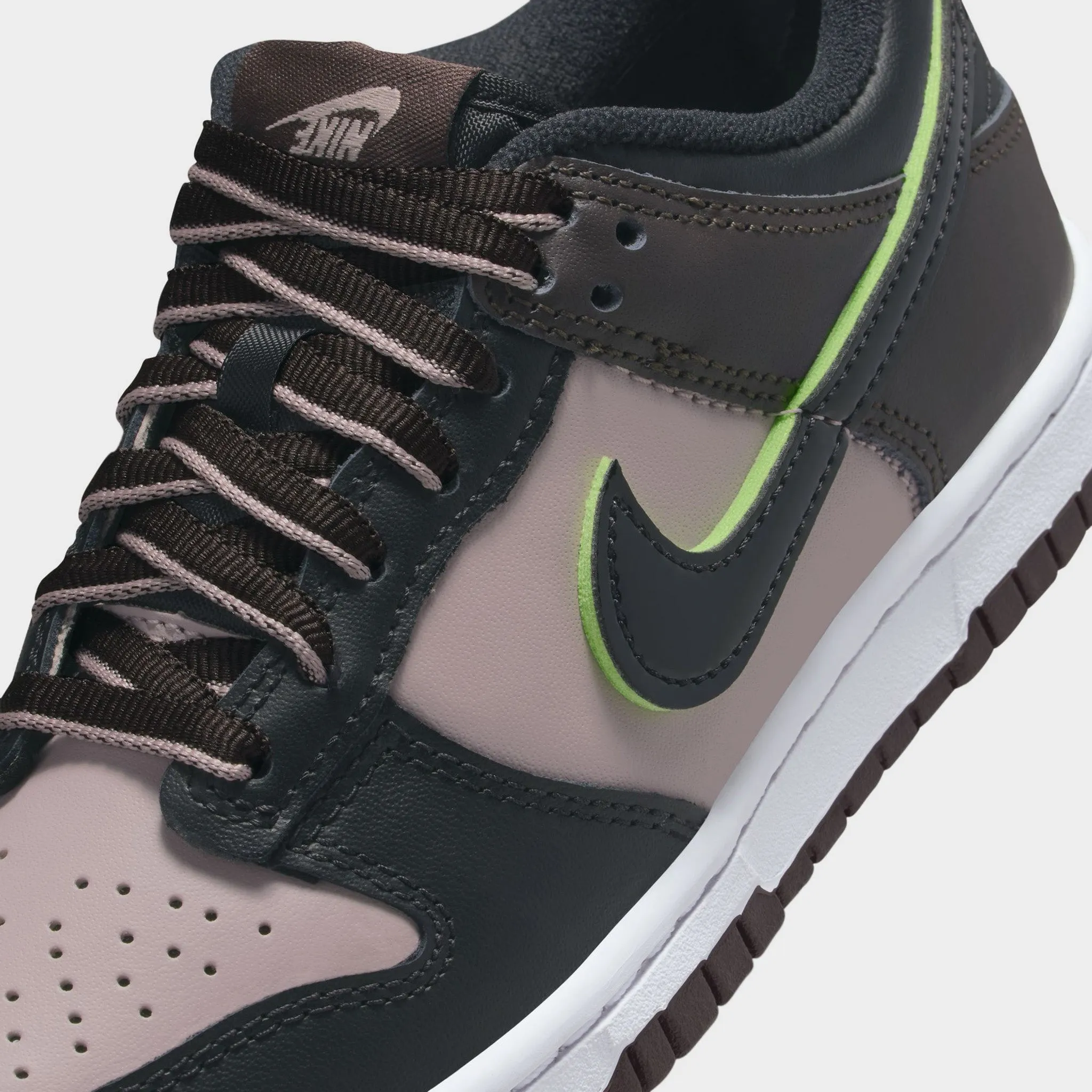 Nike Dunk Low SE GS Particle Rose / Black View Stop