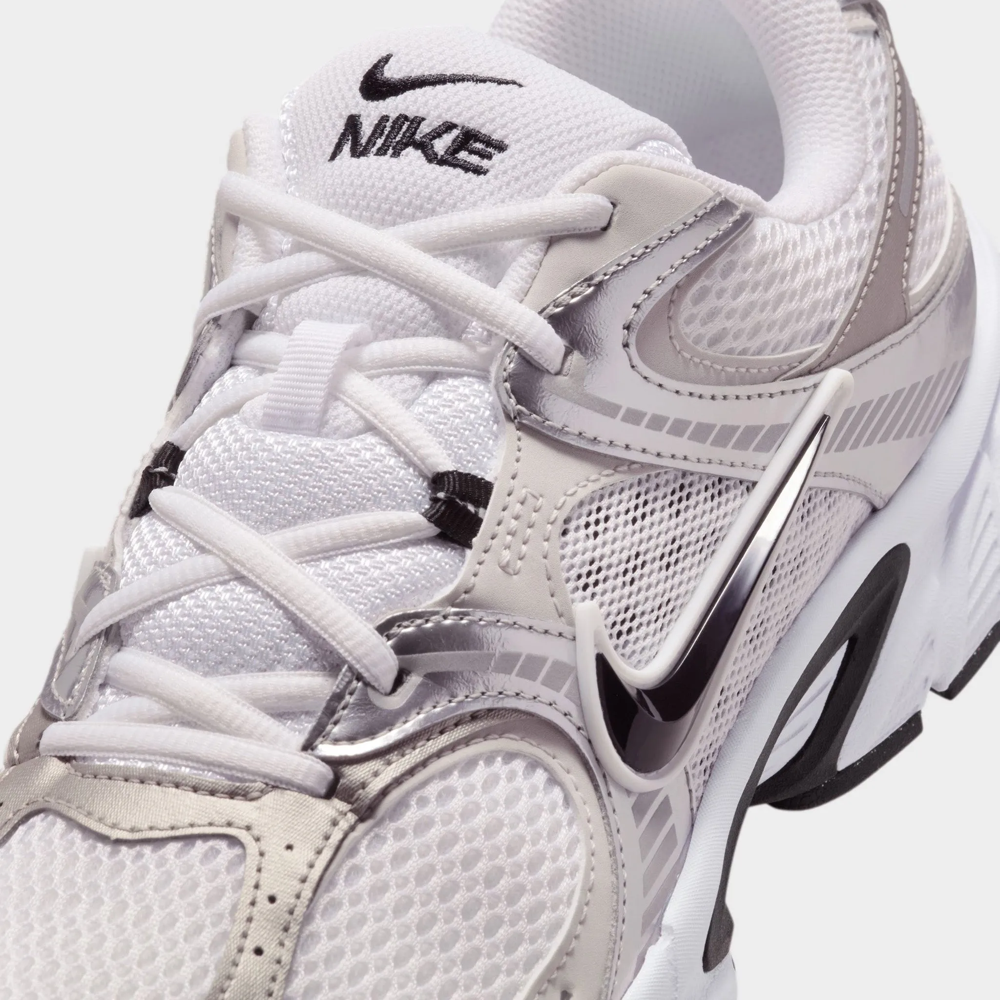 Non-Slip Sole Log Path Nike V5 RNR White / Black