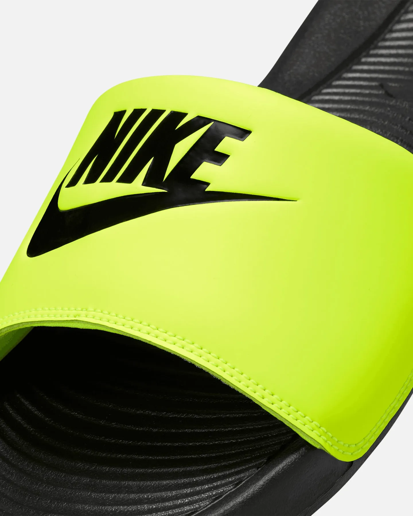 Nike Victori One Slide Black/Volt Enhanced grip Summer Heat